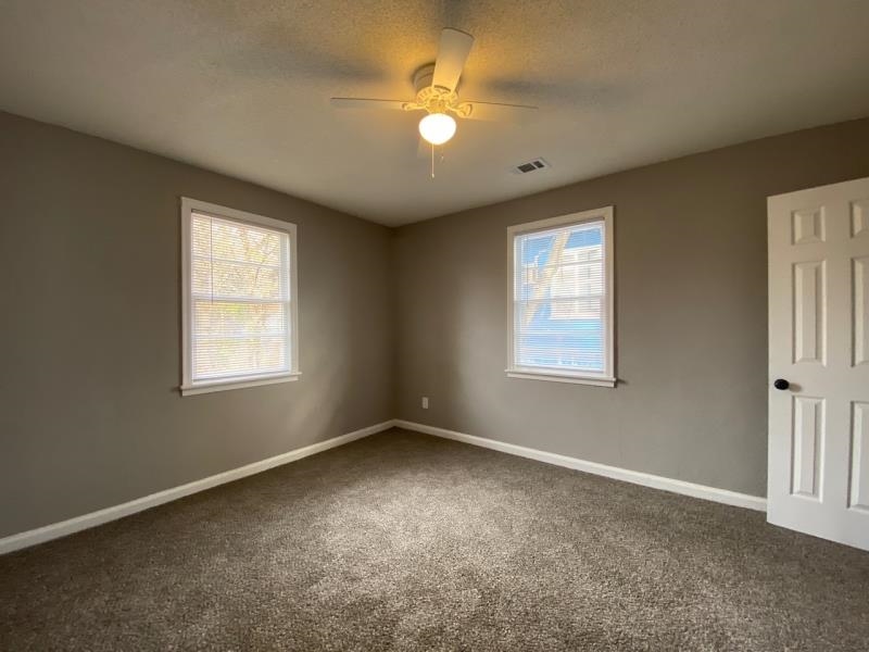 402 Jacklyn Ave Property Photo 3