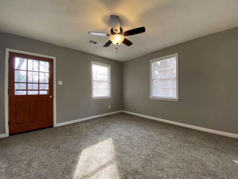 402 Jacklyn Ave Property Photo 4