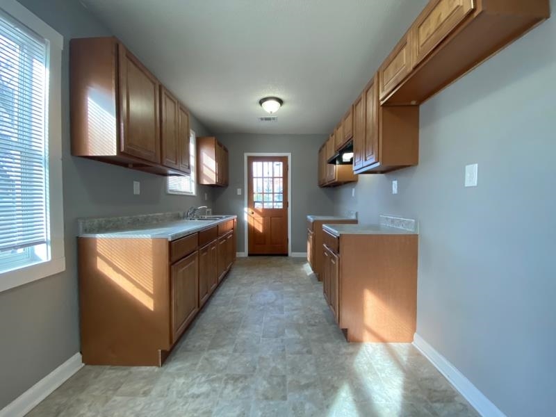 402 Jacklyn Ave Property Photo 5