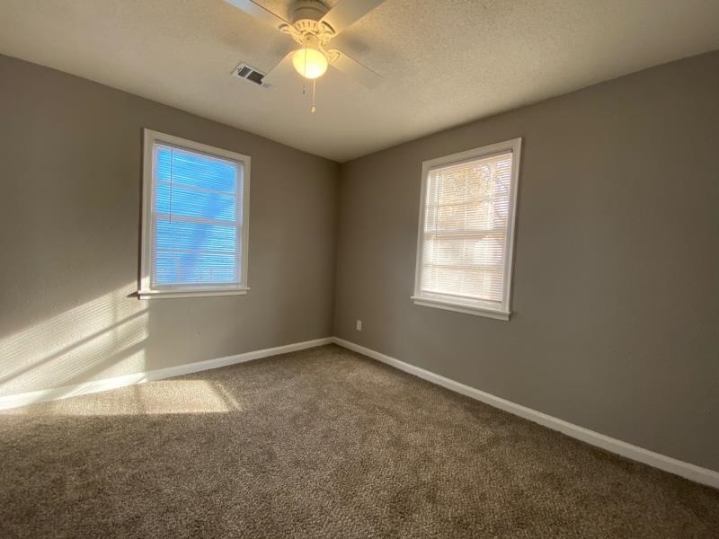 402 Jacklyn Ave Property Photo 8