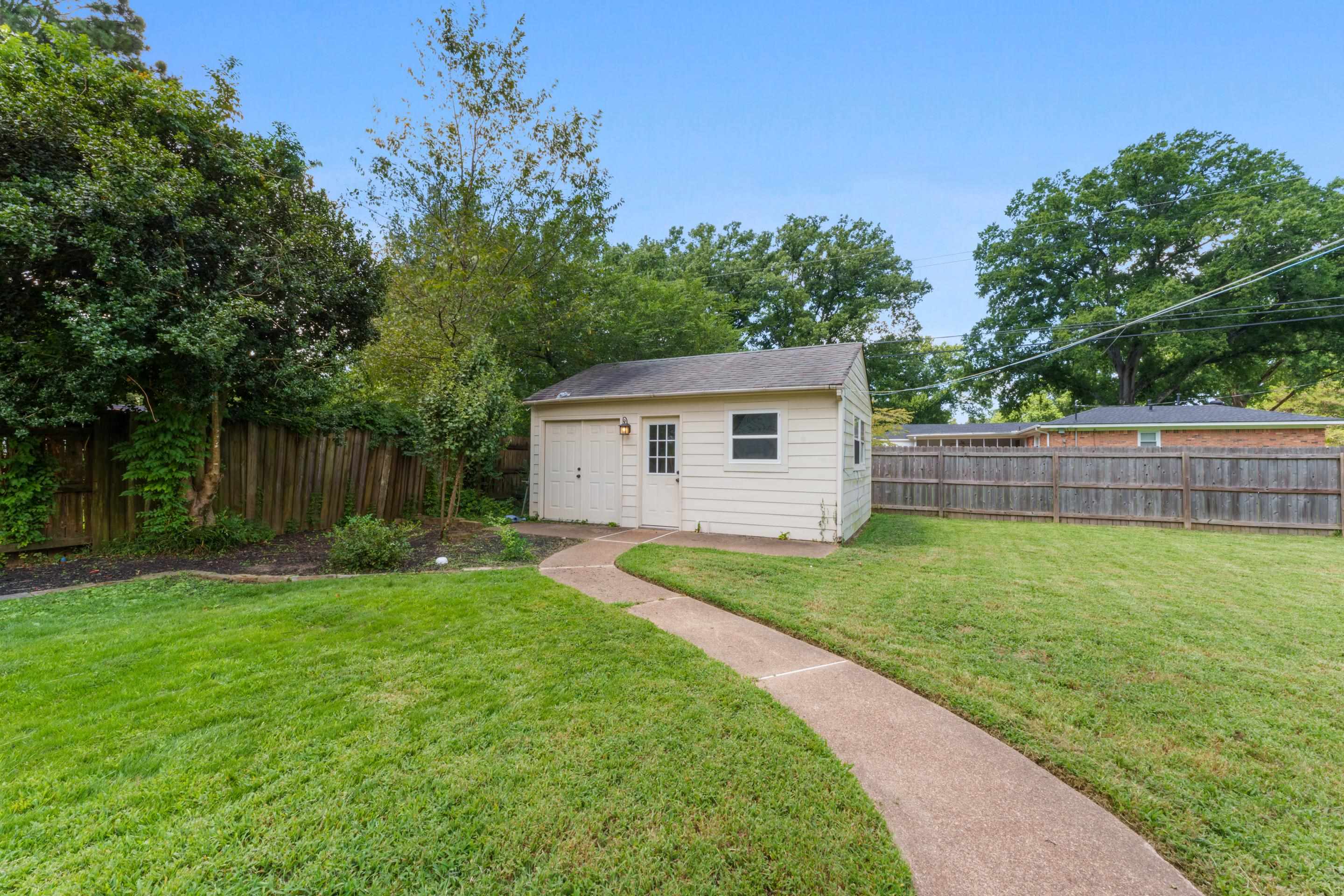 311 Avon Rd Property Photo 6