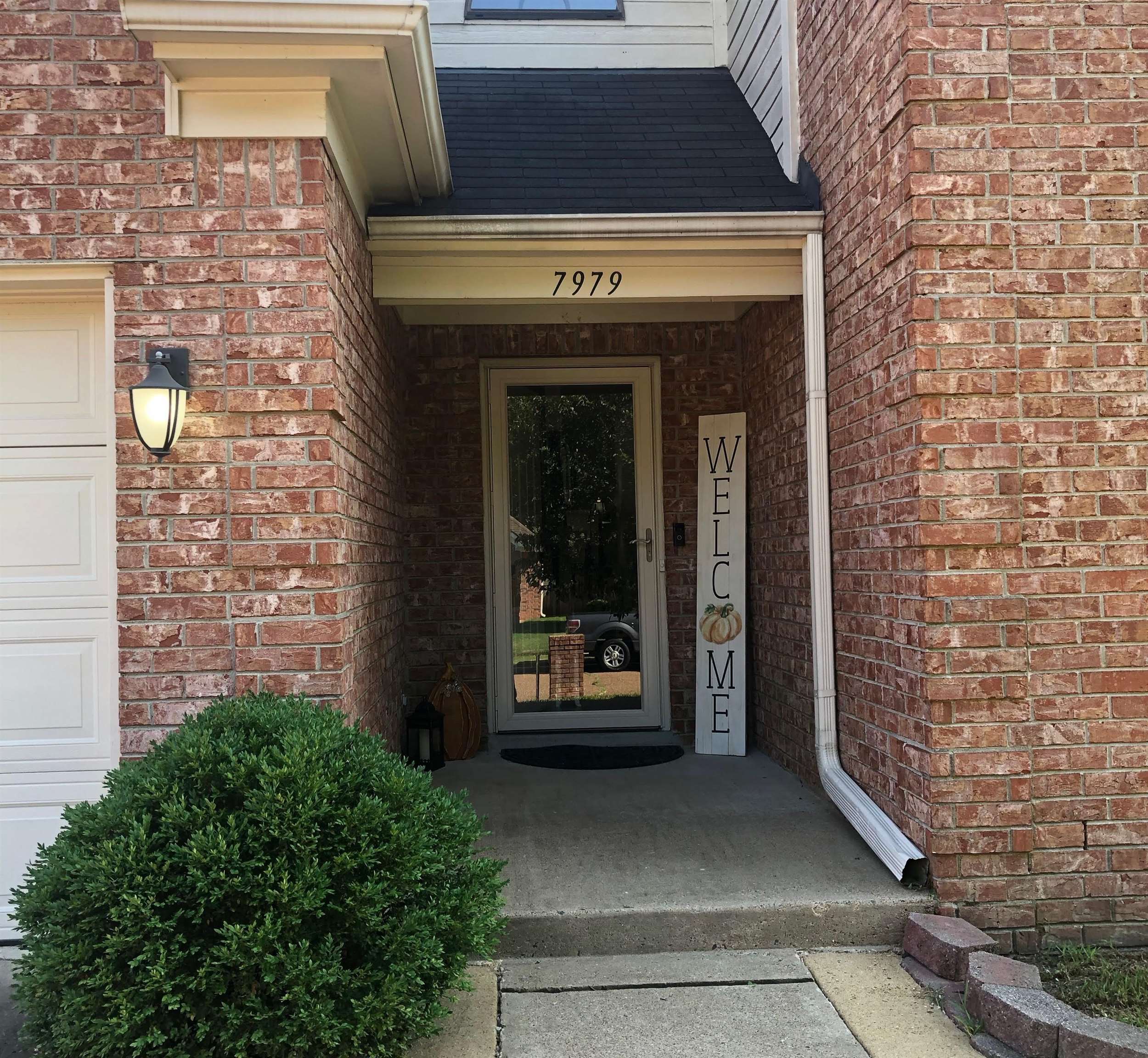 7979 Jills Creek Dr Property Photo 4