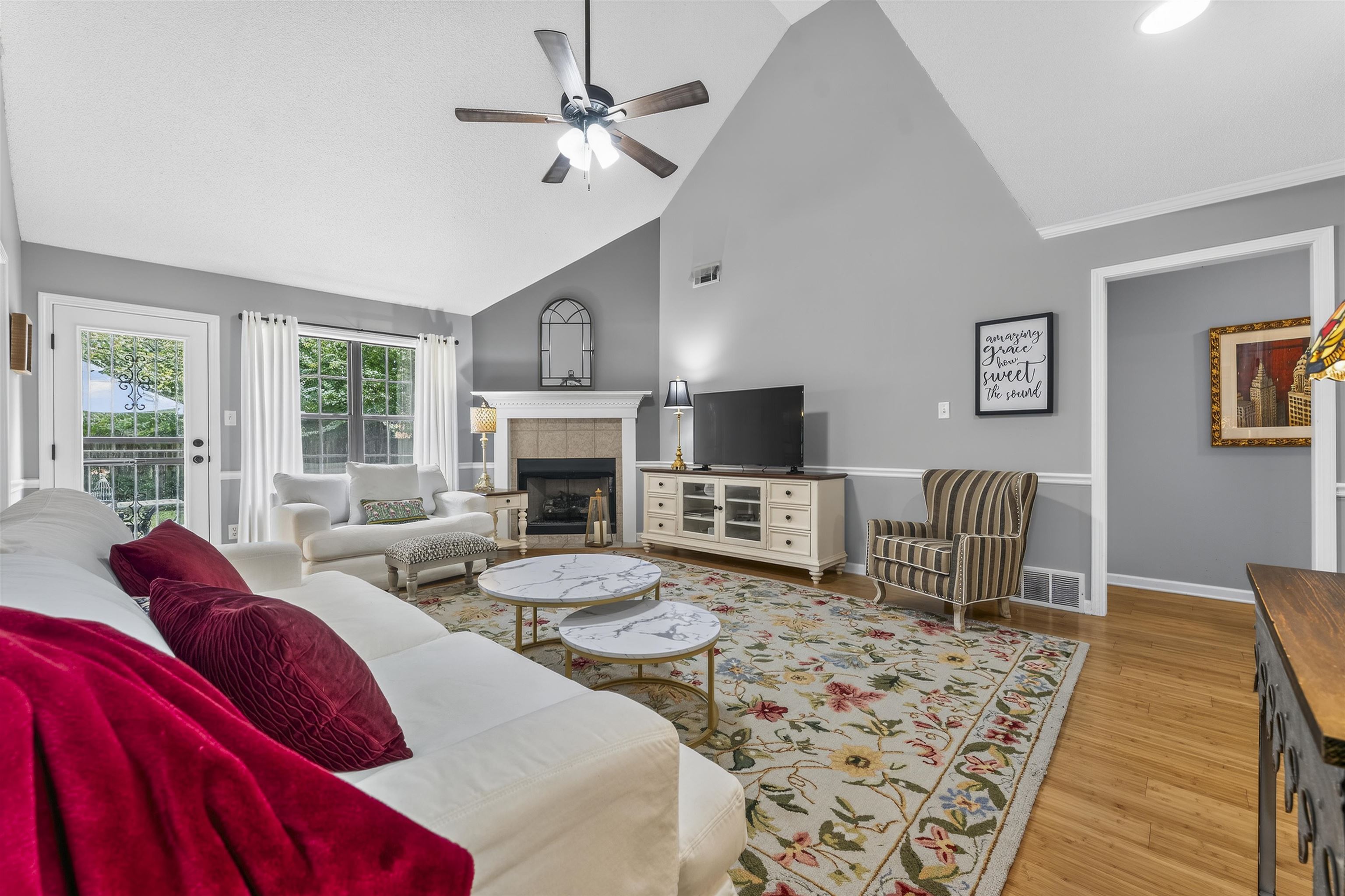 7979 Jills Creek Dr Property Photo 5