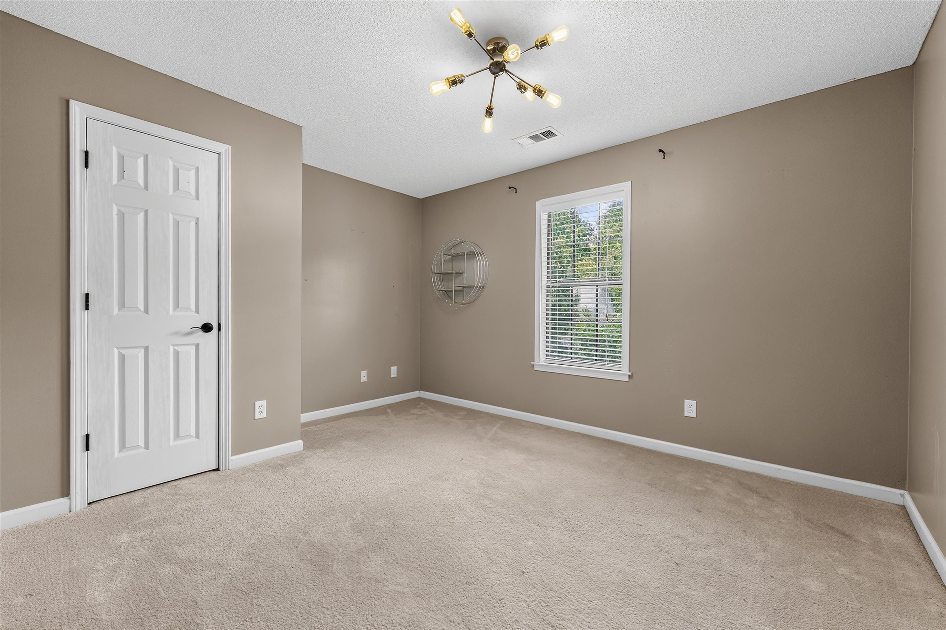 7979 Jills Creek Dr Property Photo 17