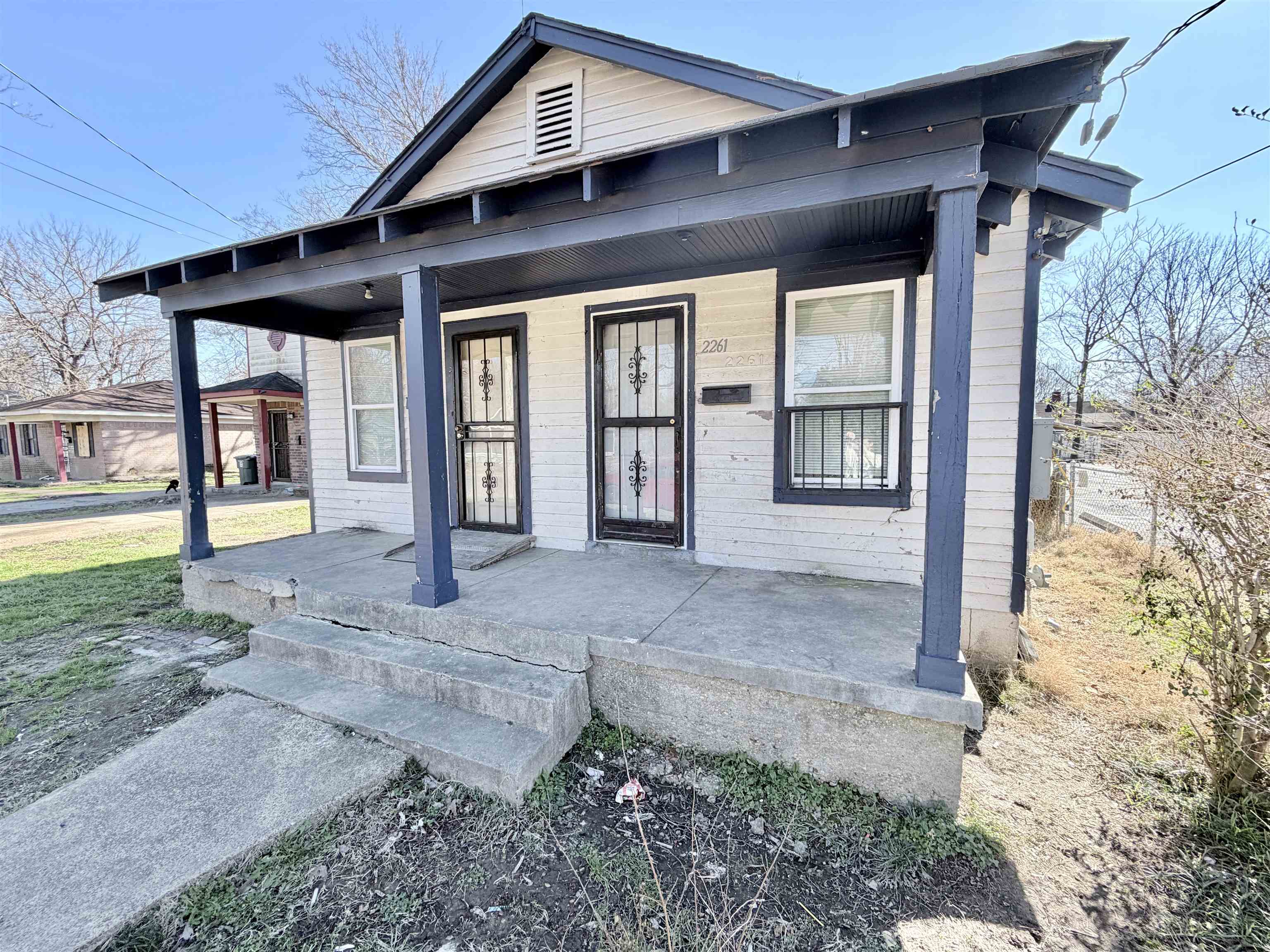 2261 Hunter Ave Property Photo 2