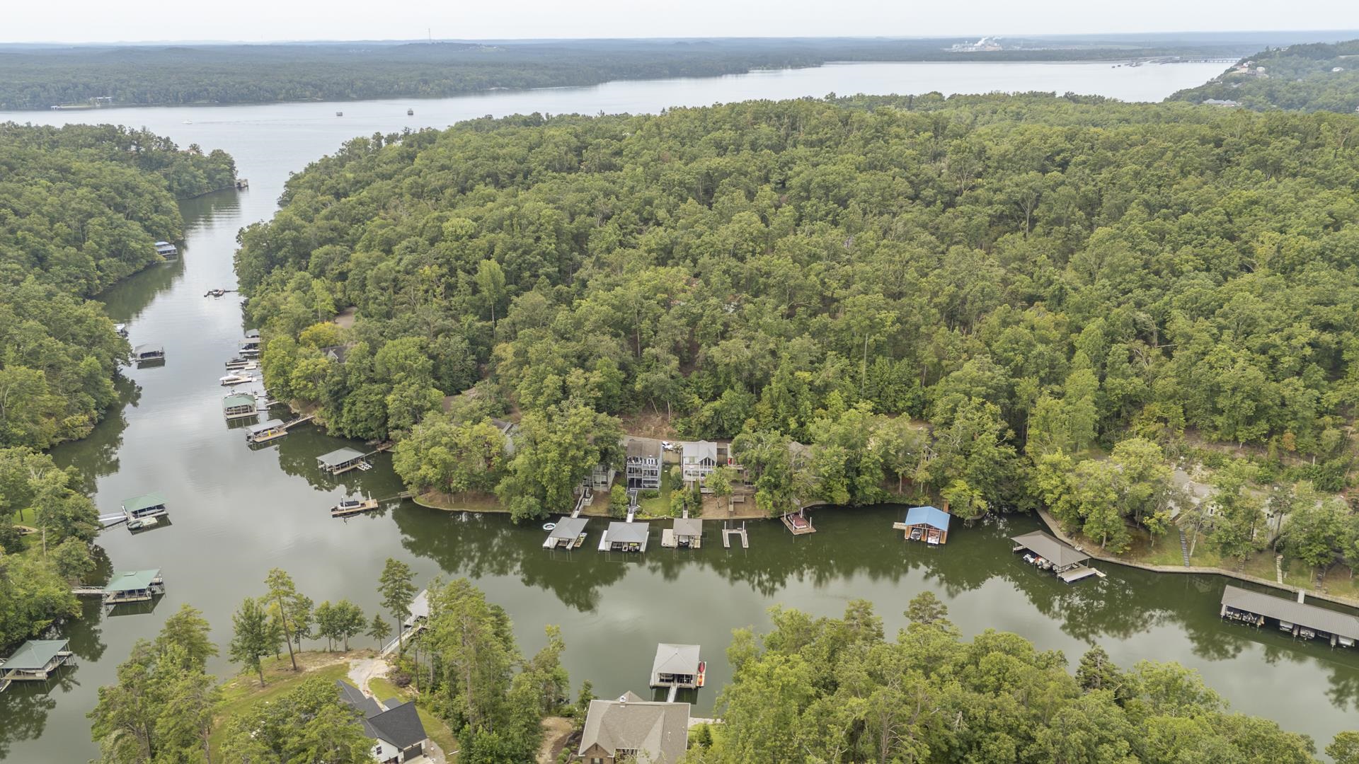 76 Red Oak Pt Property Photo 3
