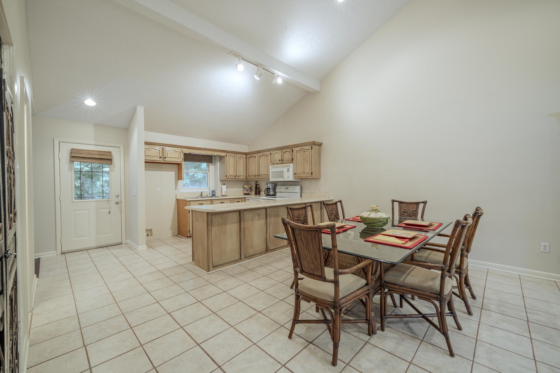 76 Red Oak Pt Property Photo 12