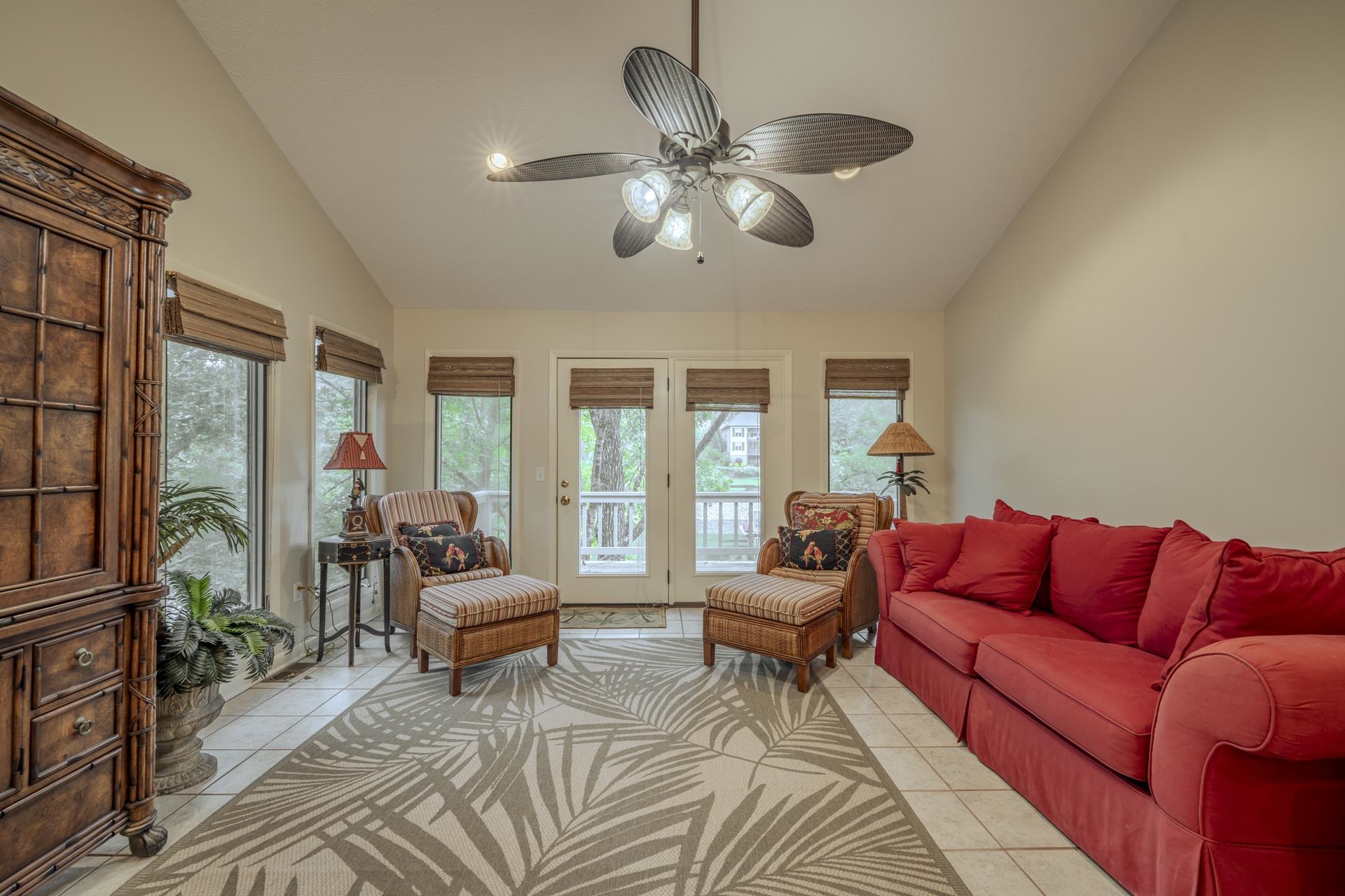 76 Red Oak Pt Property Photo 15