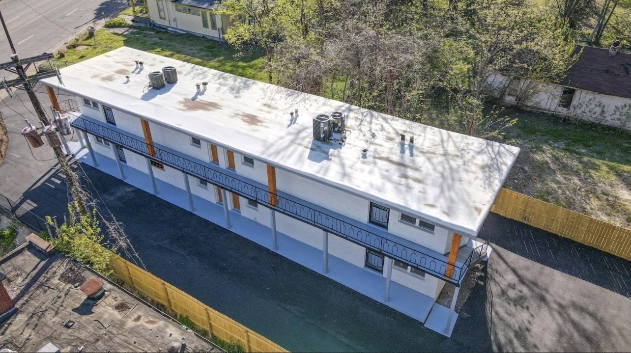 750 Chelsea Ave Property Photo 2