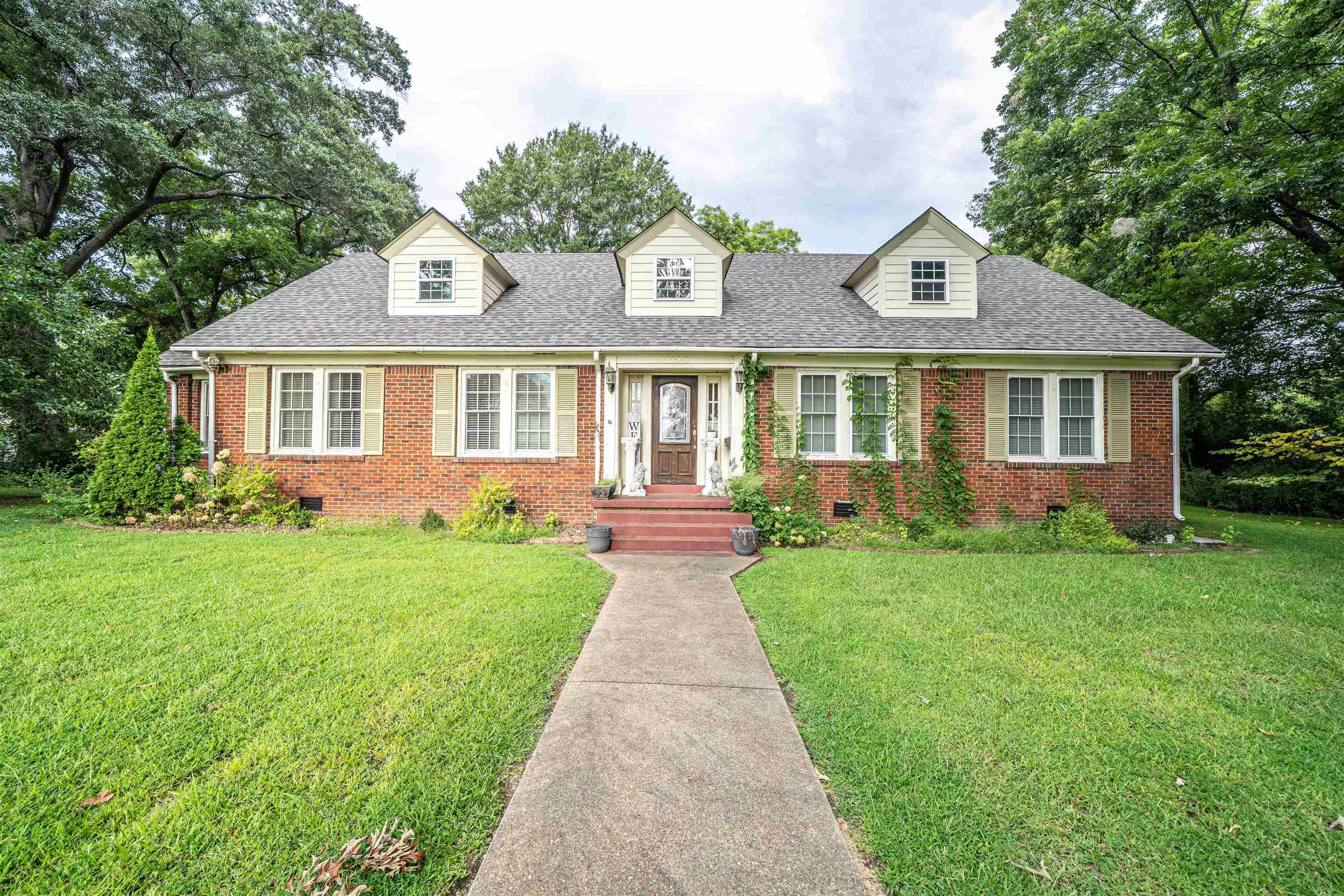 13185 Main St Property Photo 1