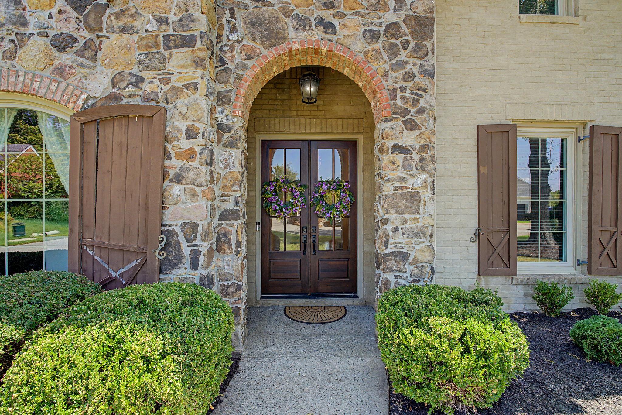 2428 Black Water Trl Property Photo 2