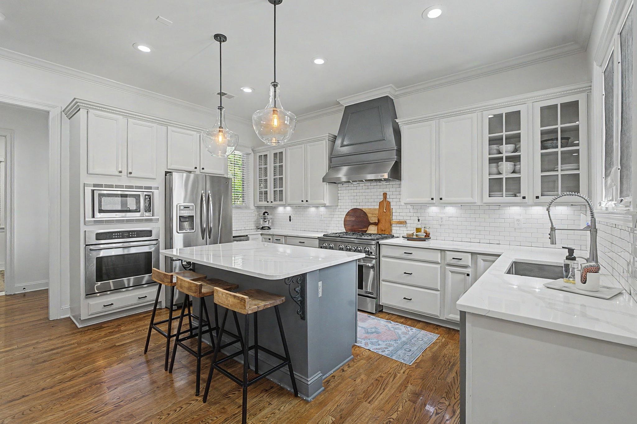 2428 Black Water Trl Property Photo 6