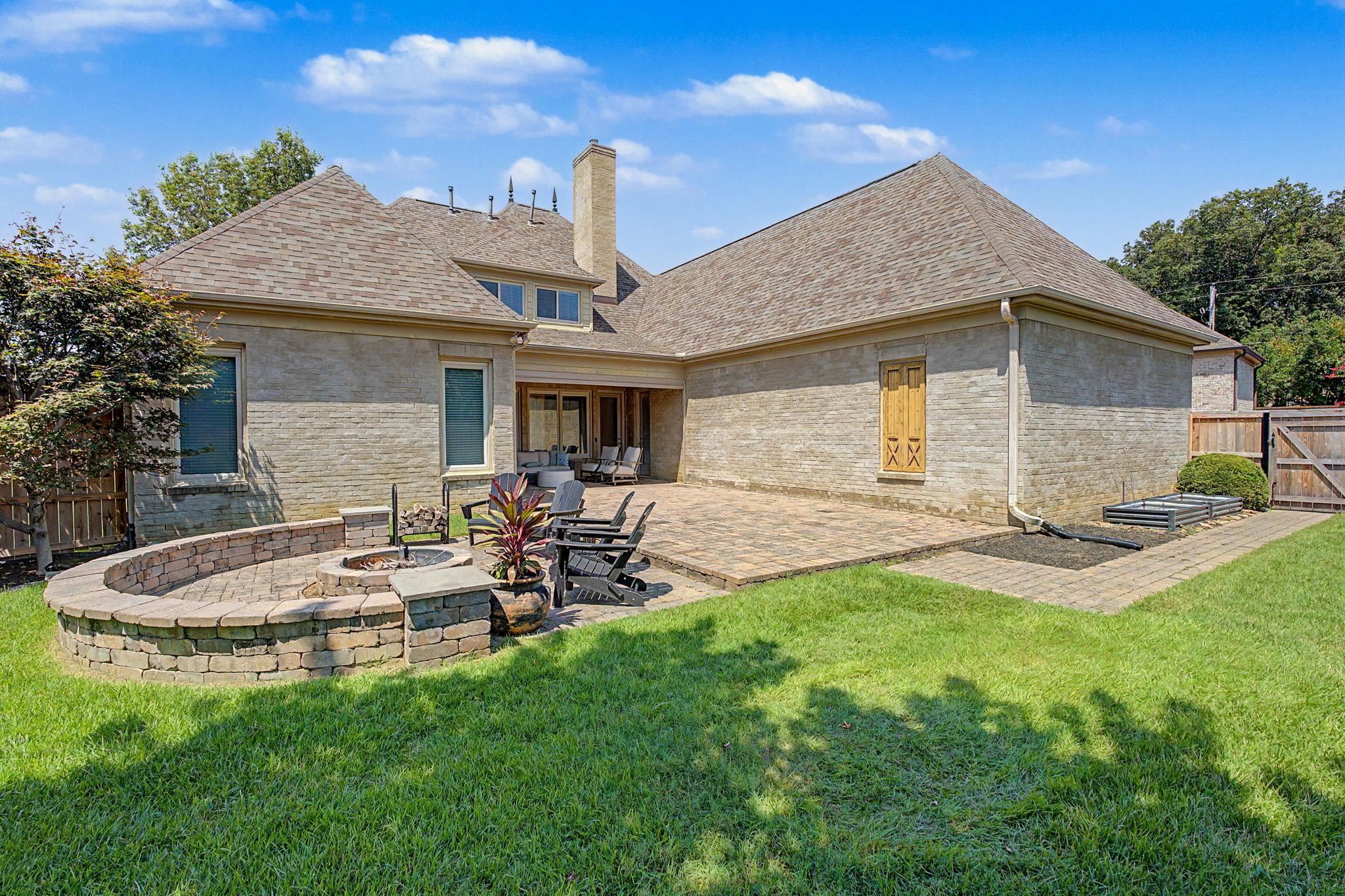 2428 Black Water Trl Property Photo 33