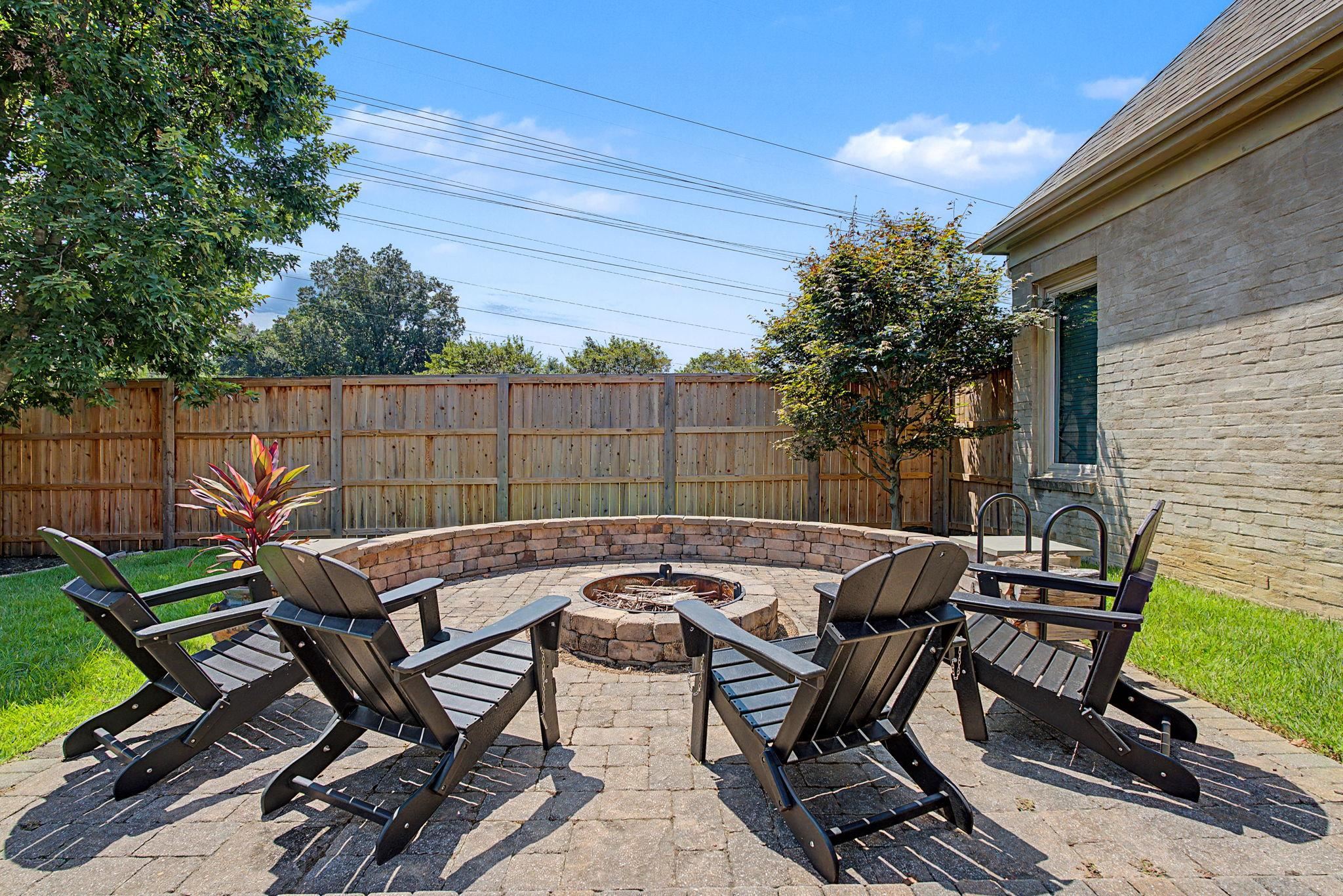 2428 Black Water Trl Property Photo 34