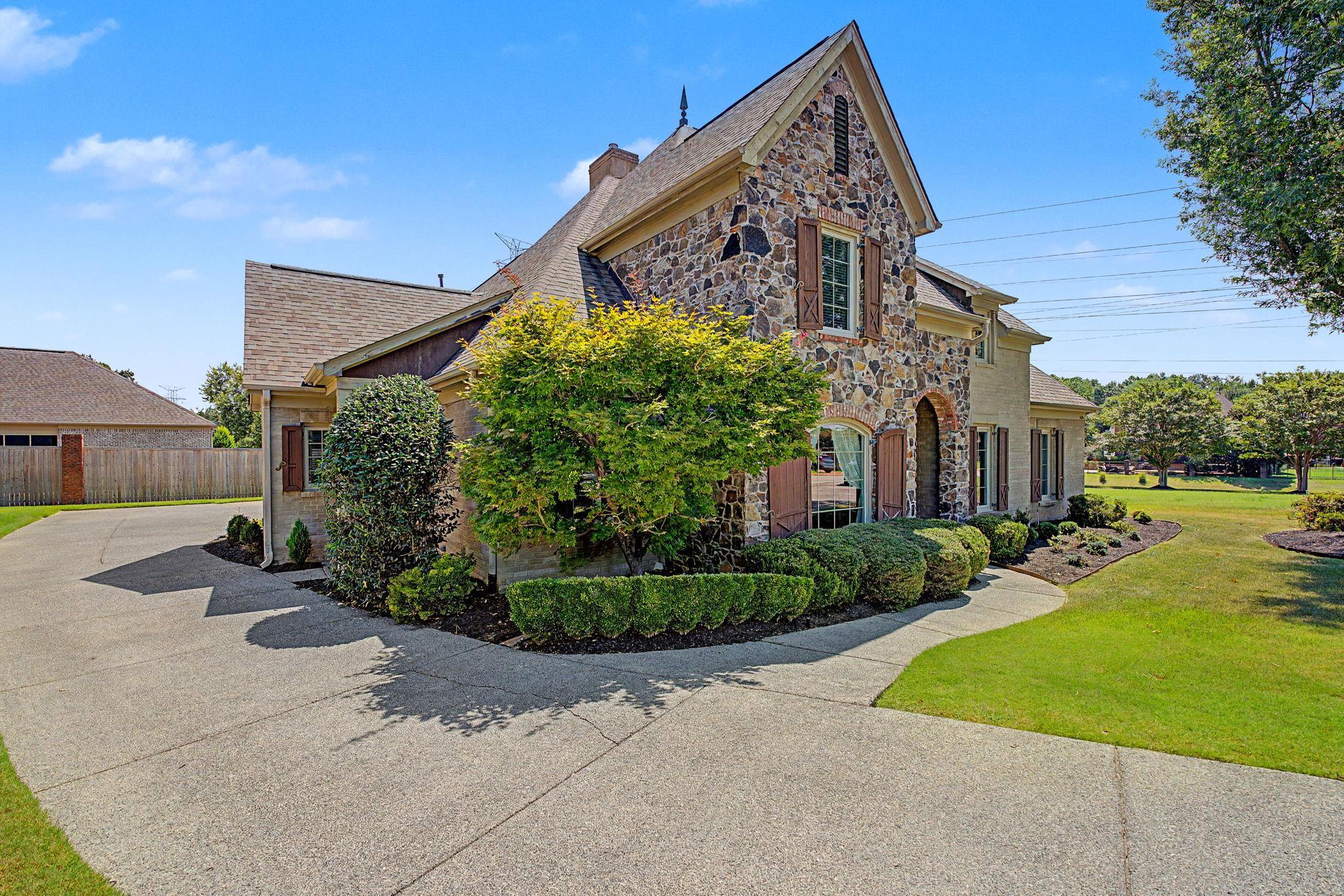 2428 Black Water Trl Property Photo 35