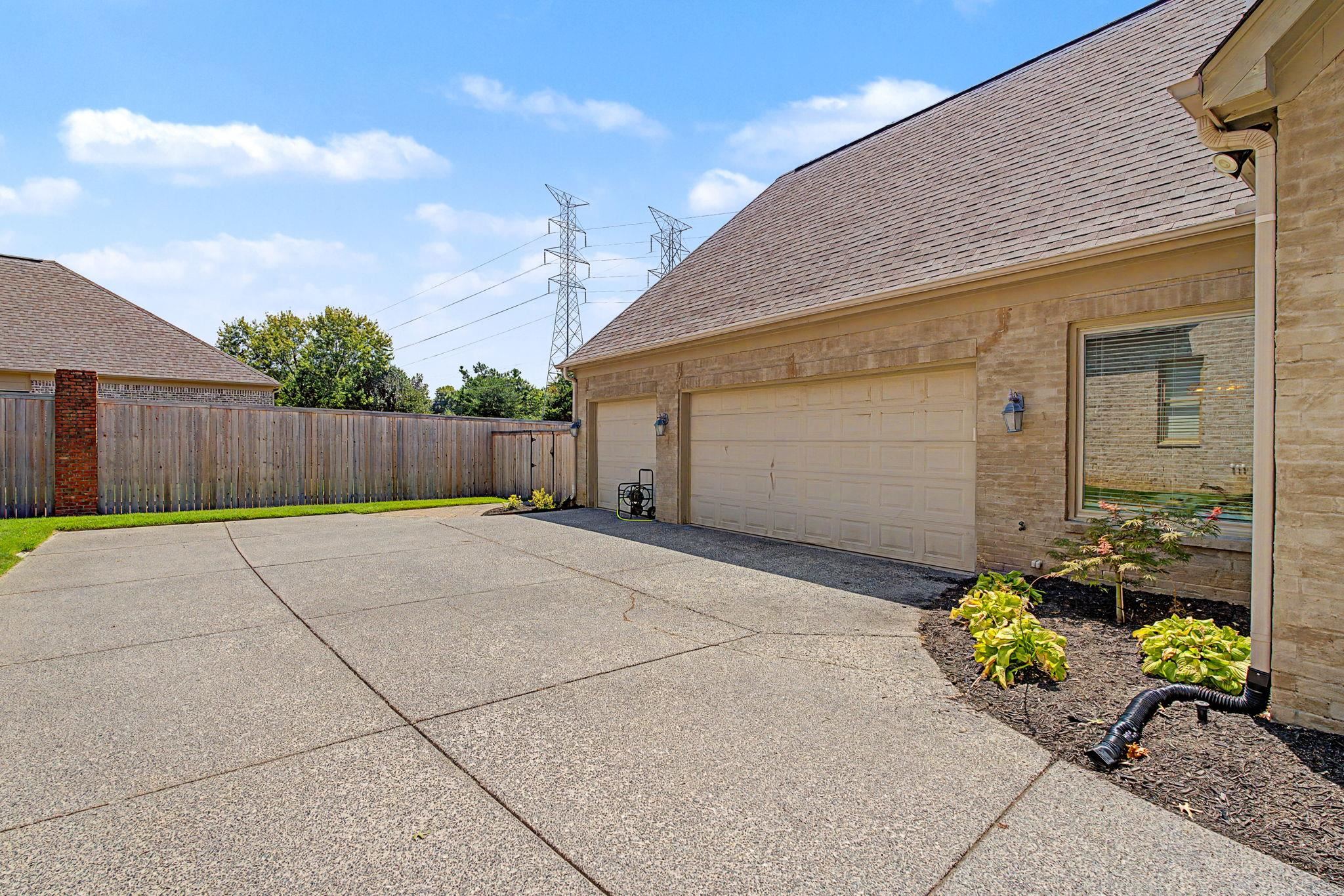 2428 Black Water Trl Property Photo 36