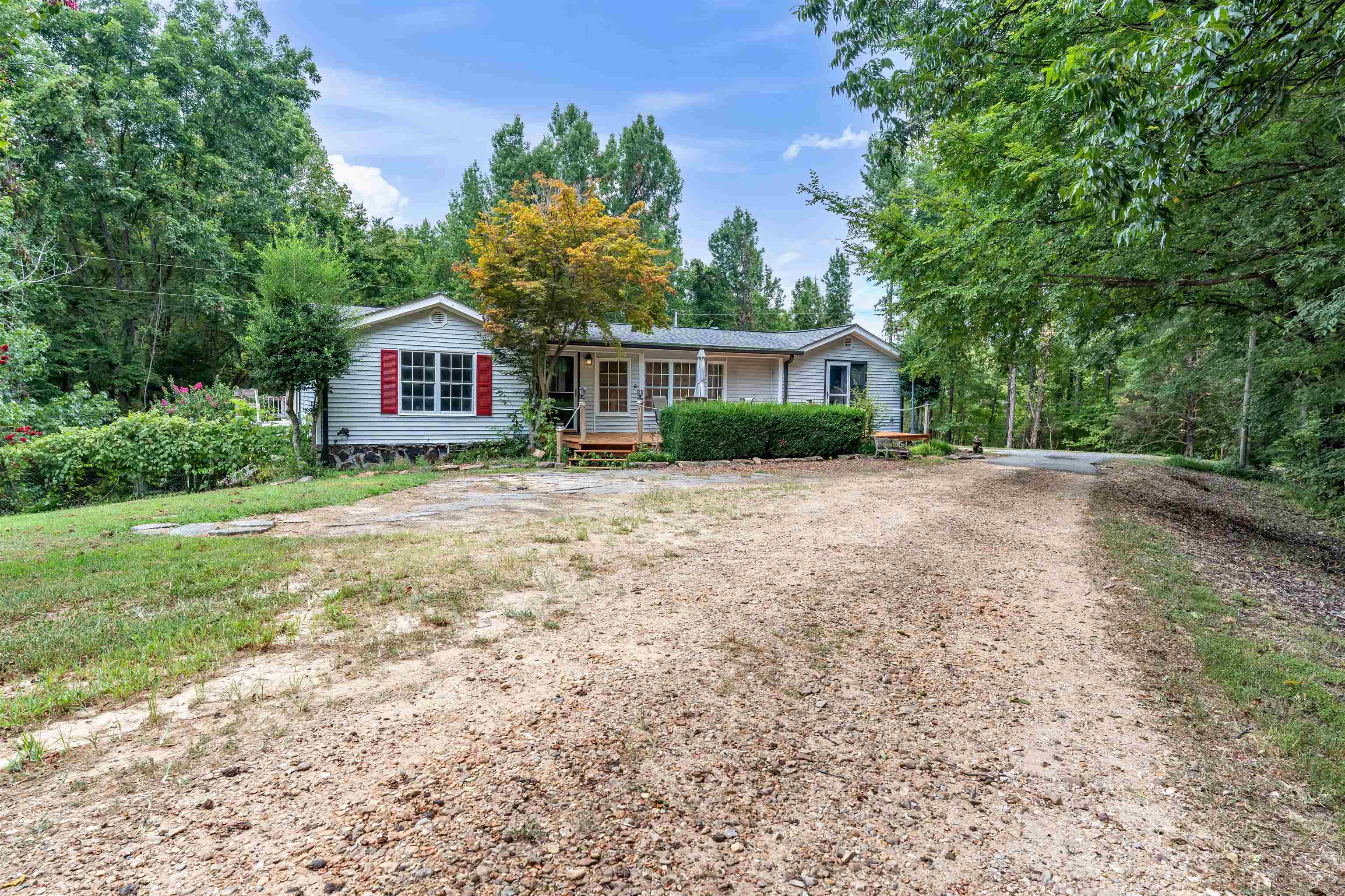 328 Cates Rd Property Photo 1