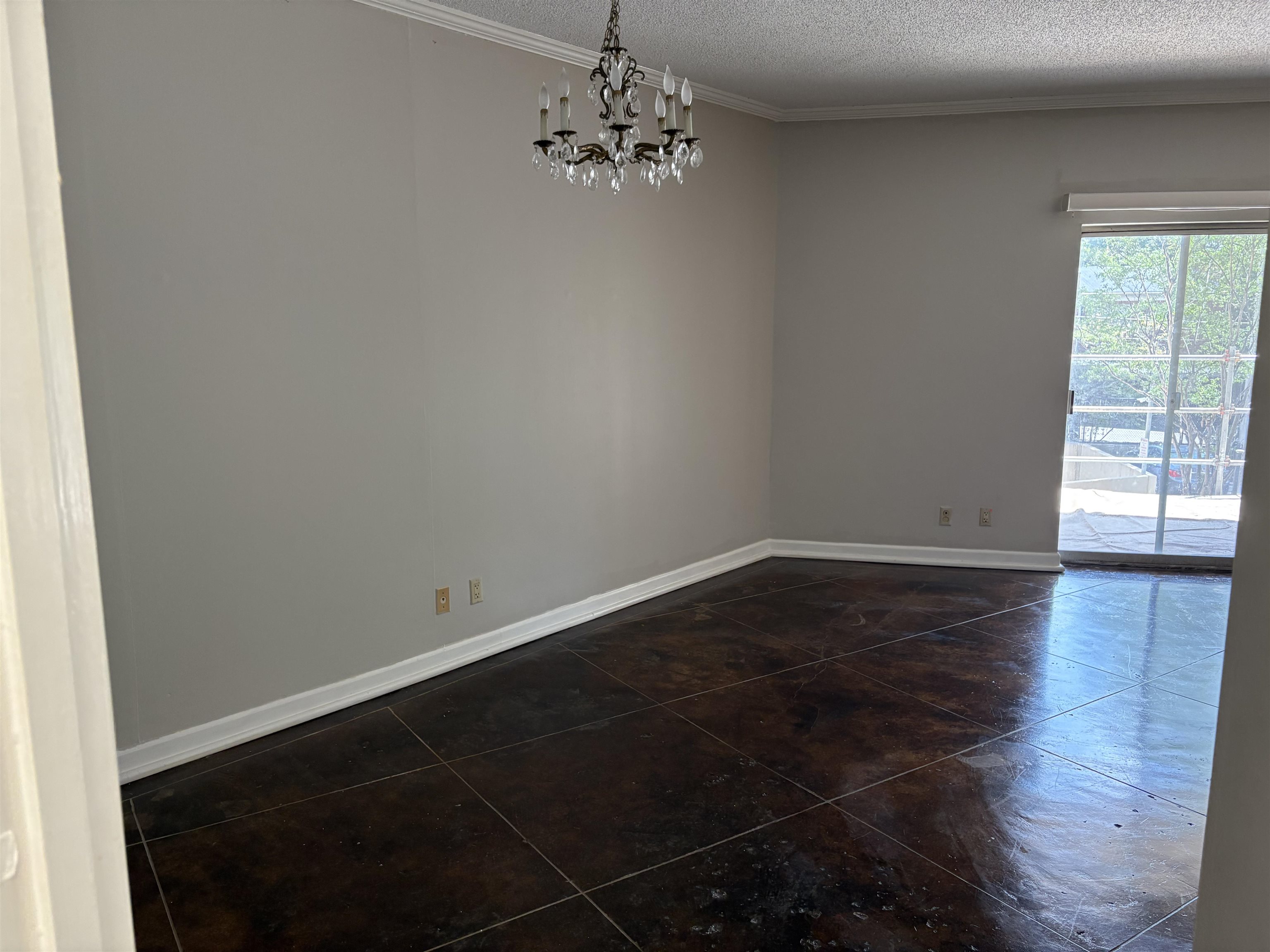 475 N Highland St 2e Property Photo 11