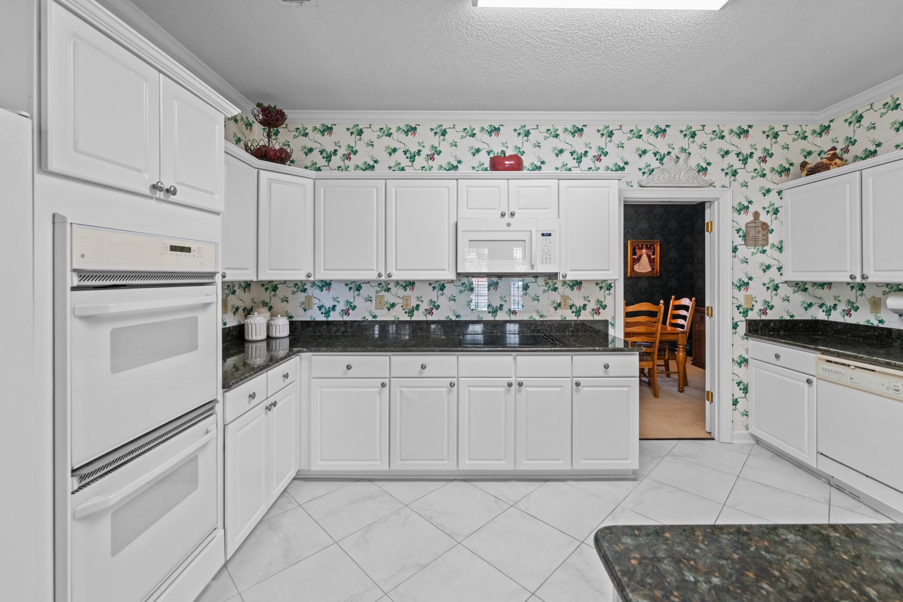 6739 Stonetrace Dr Property Photo 7
