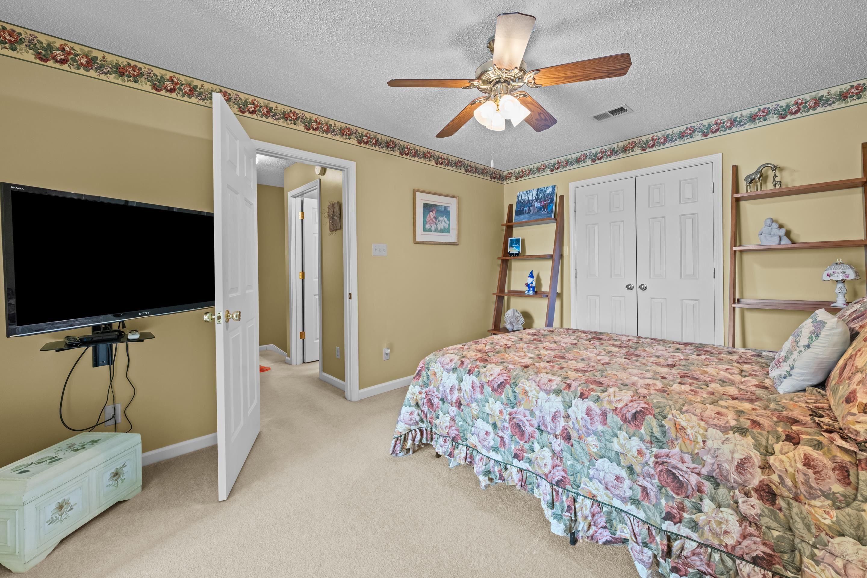 6739 Stonetrace Dr Property Photo 20