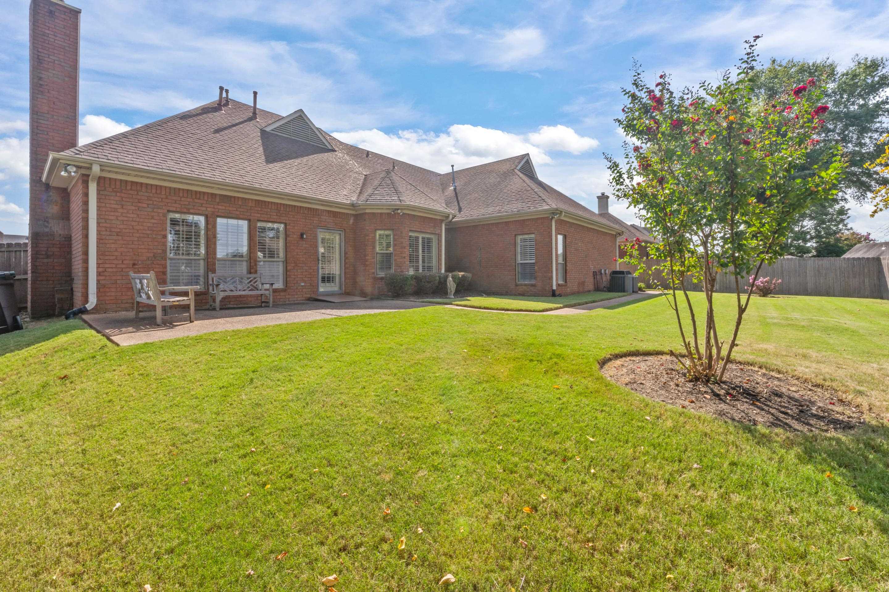 6739 Stonetrace Dr Property Photo 28