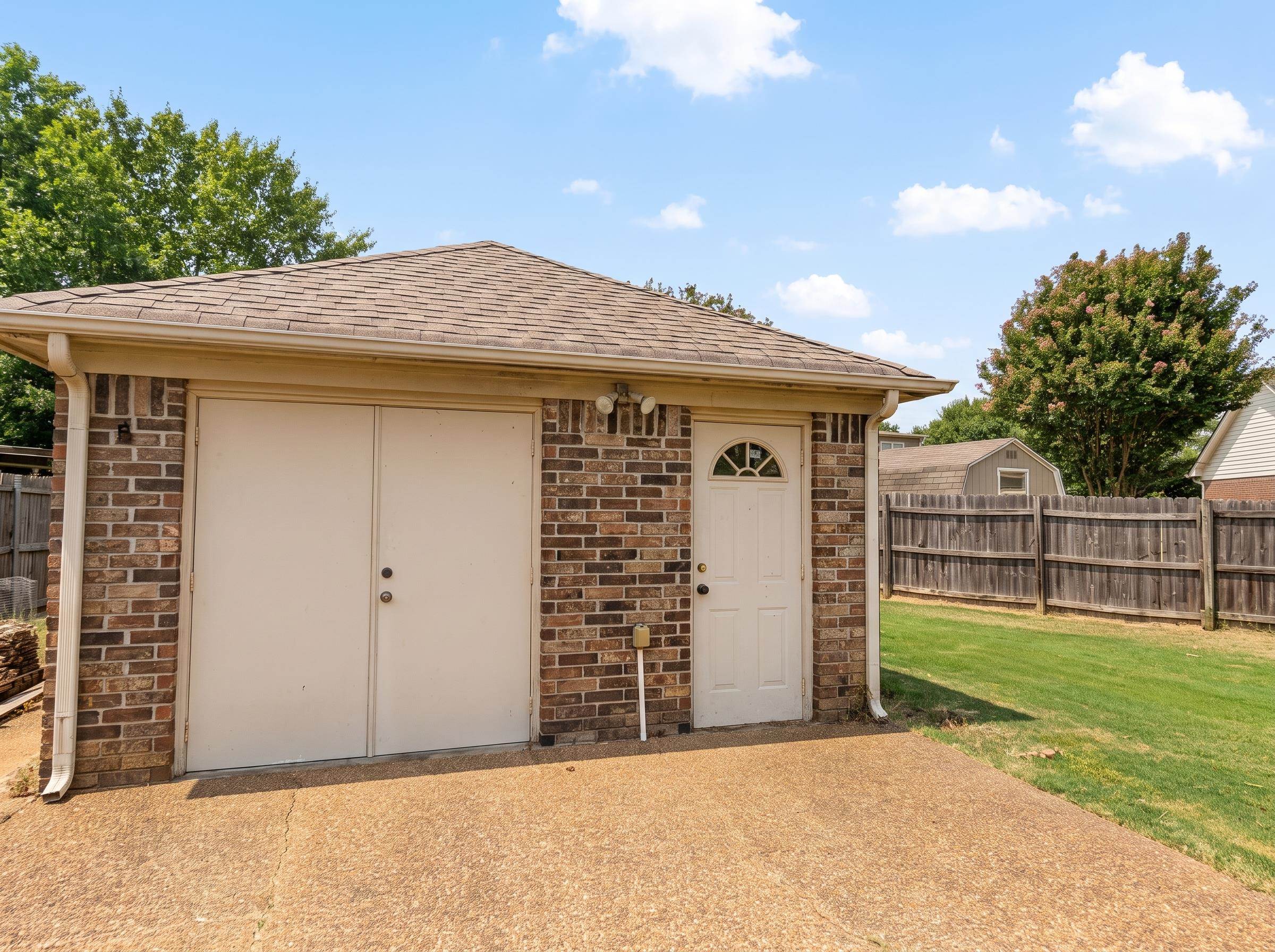 1154 Forest Wood Cv E Property Photo 17