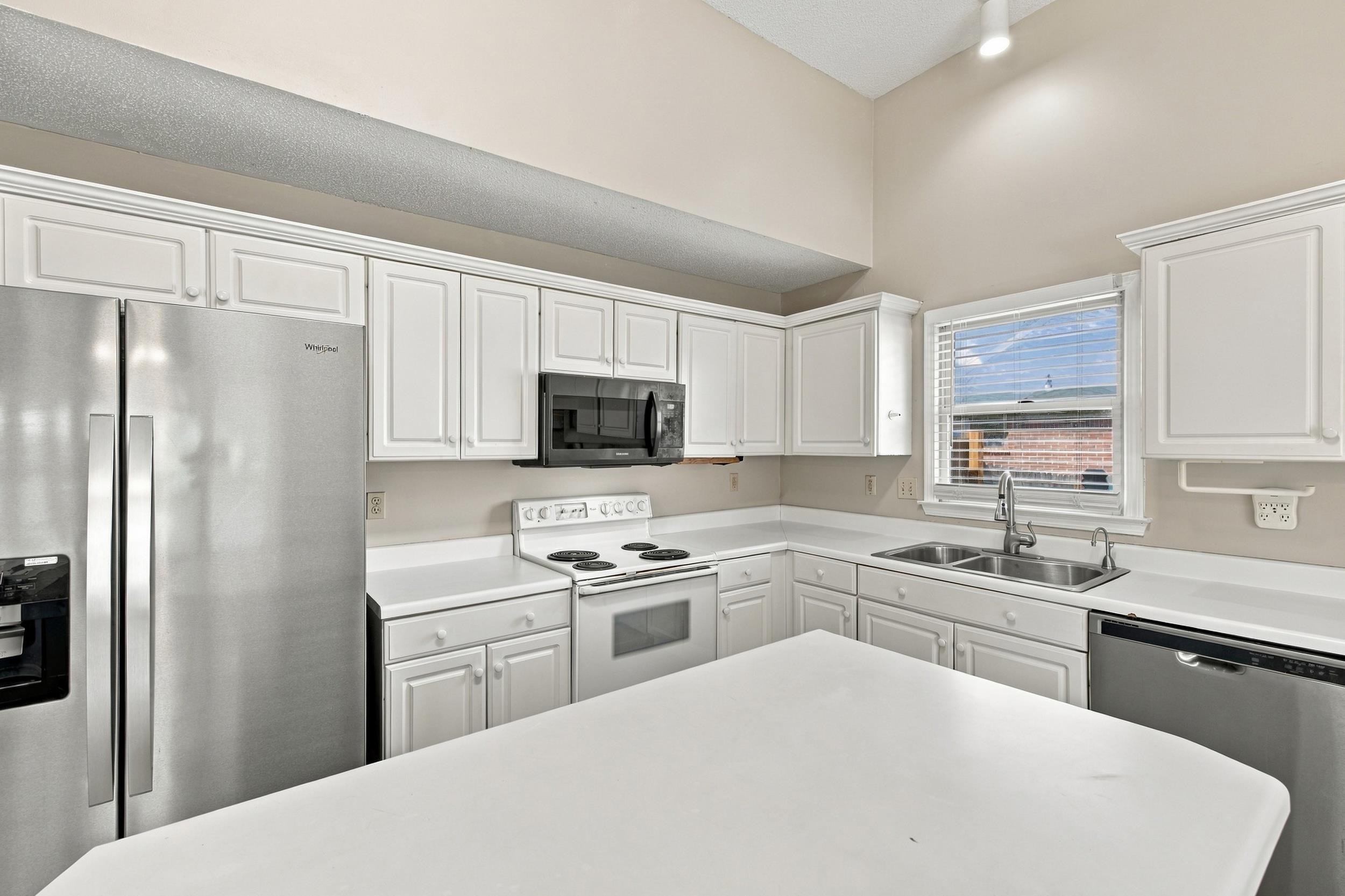 3180 Hedgemore Cv Property Photo 6