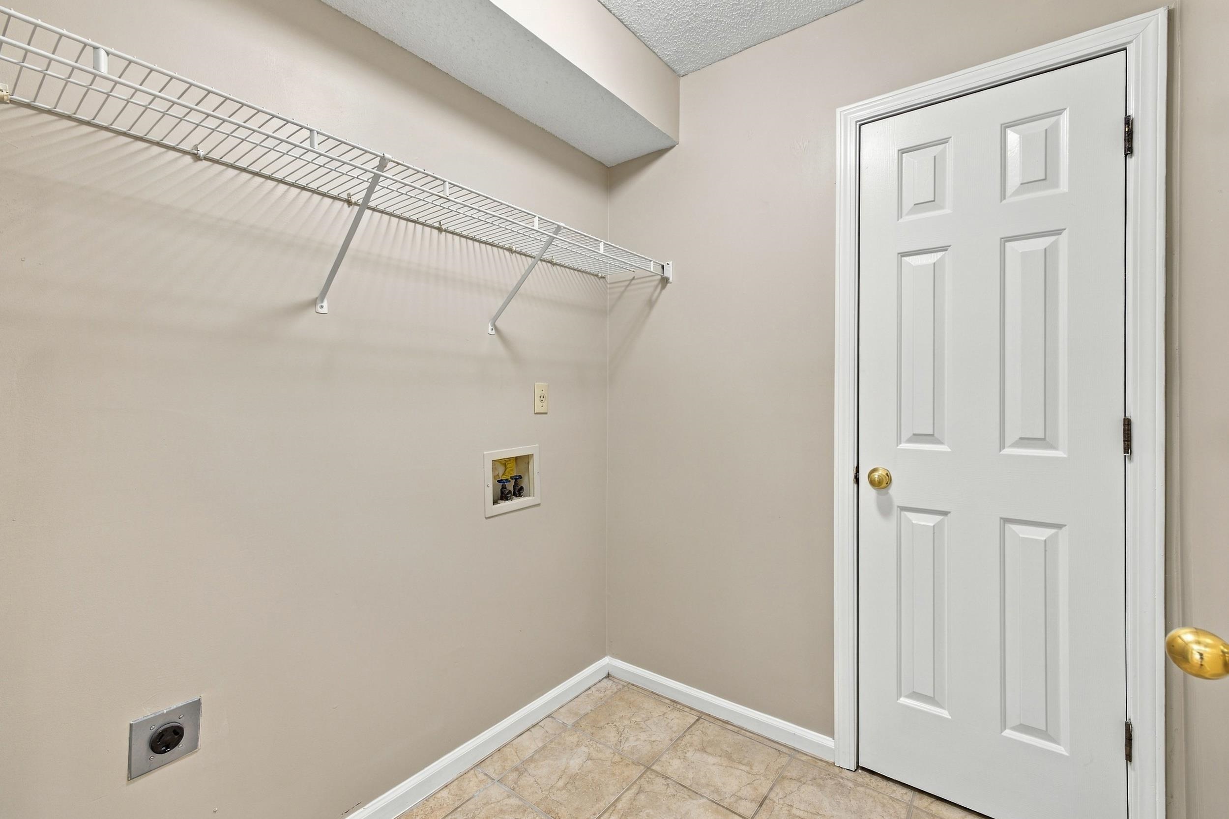 3180 Hedgemore Cv Property Photo 17