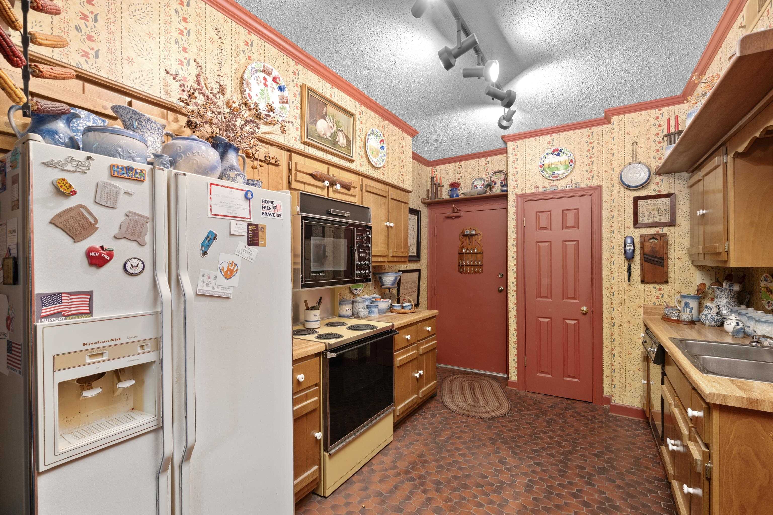 585 S Greer St 303 Property Photo 11