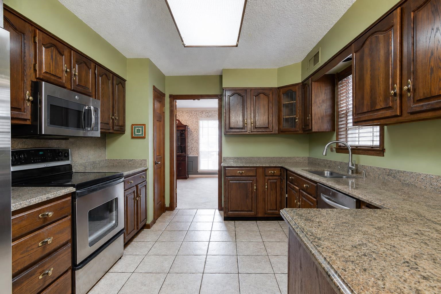 1906 Malabar Dr Property Photo 6