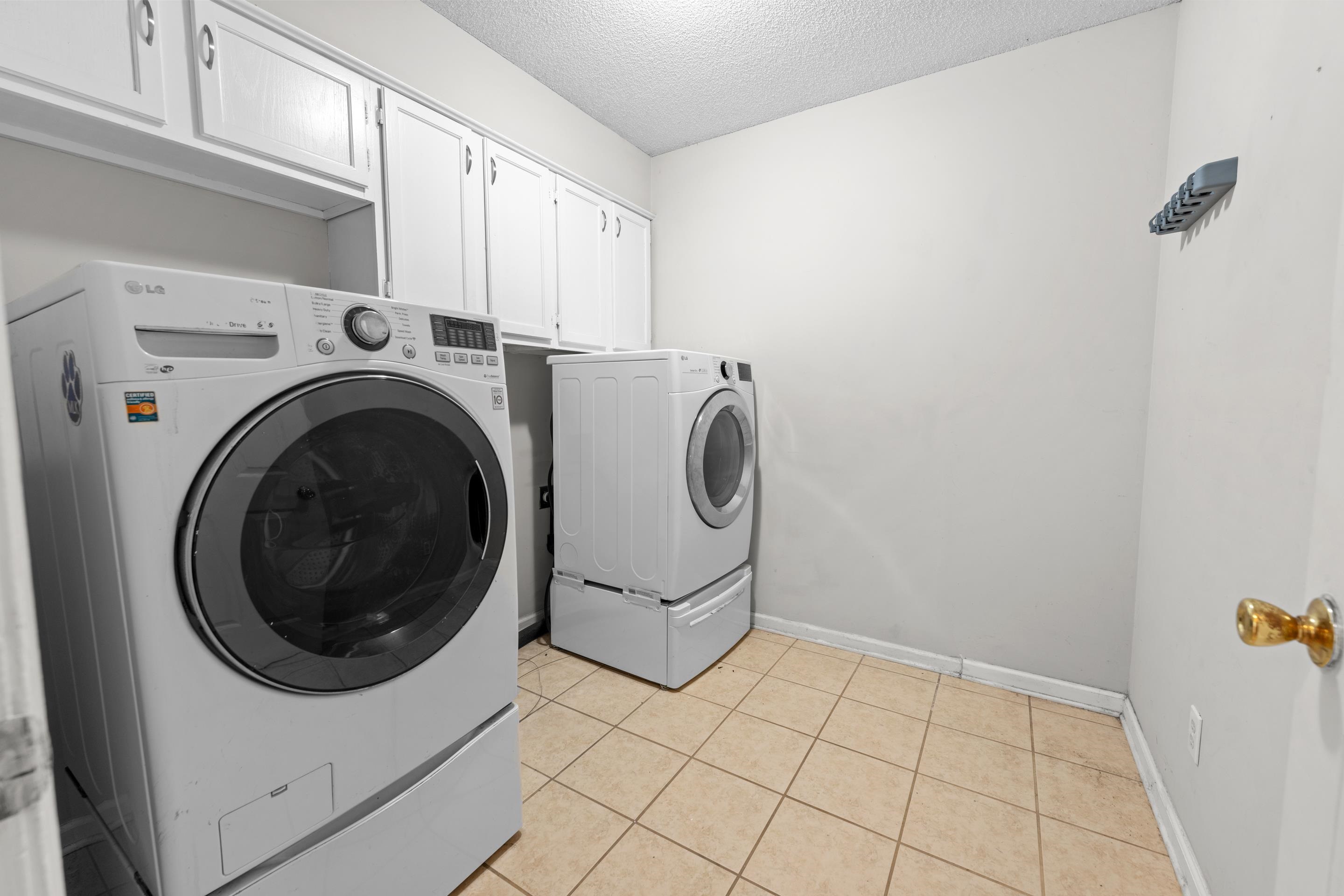 8187 Walnut Creek Rd Property Photo 17