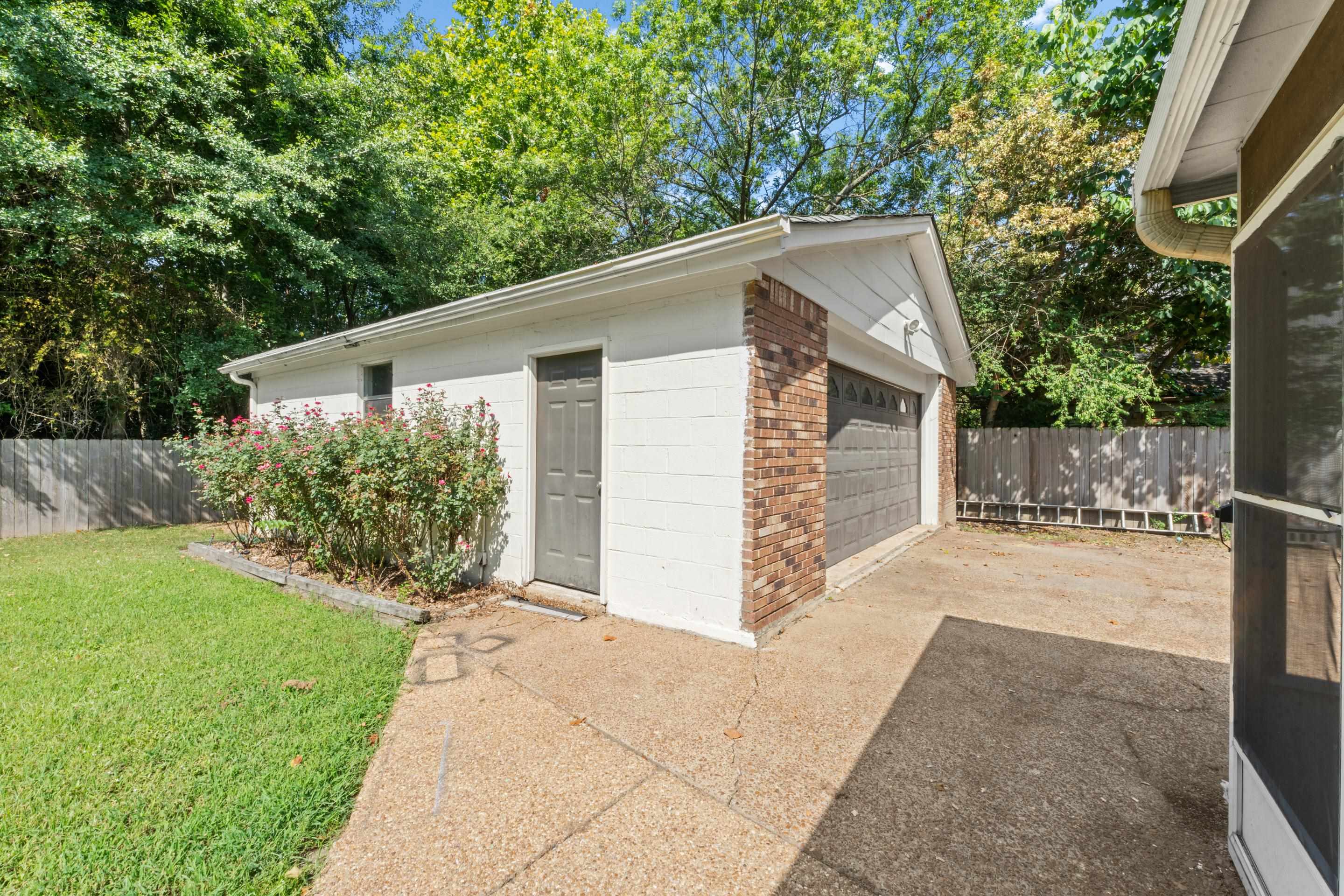 8187 Walnut Creek Rd Property Photo 35
