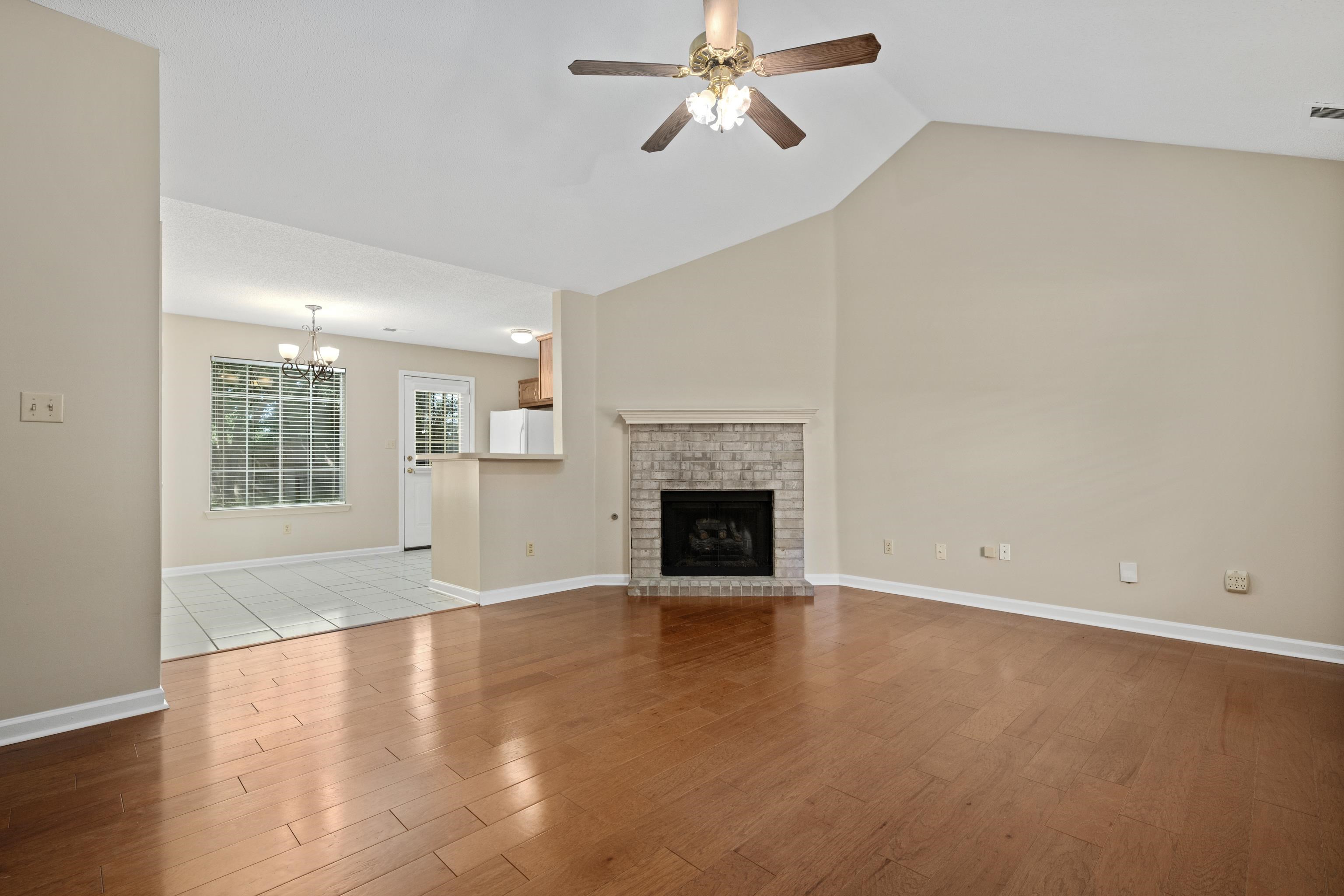 7430 Oakfield Dr Property Photo 5