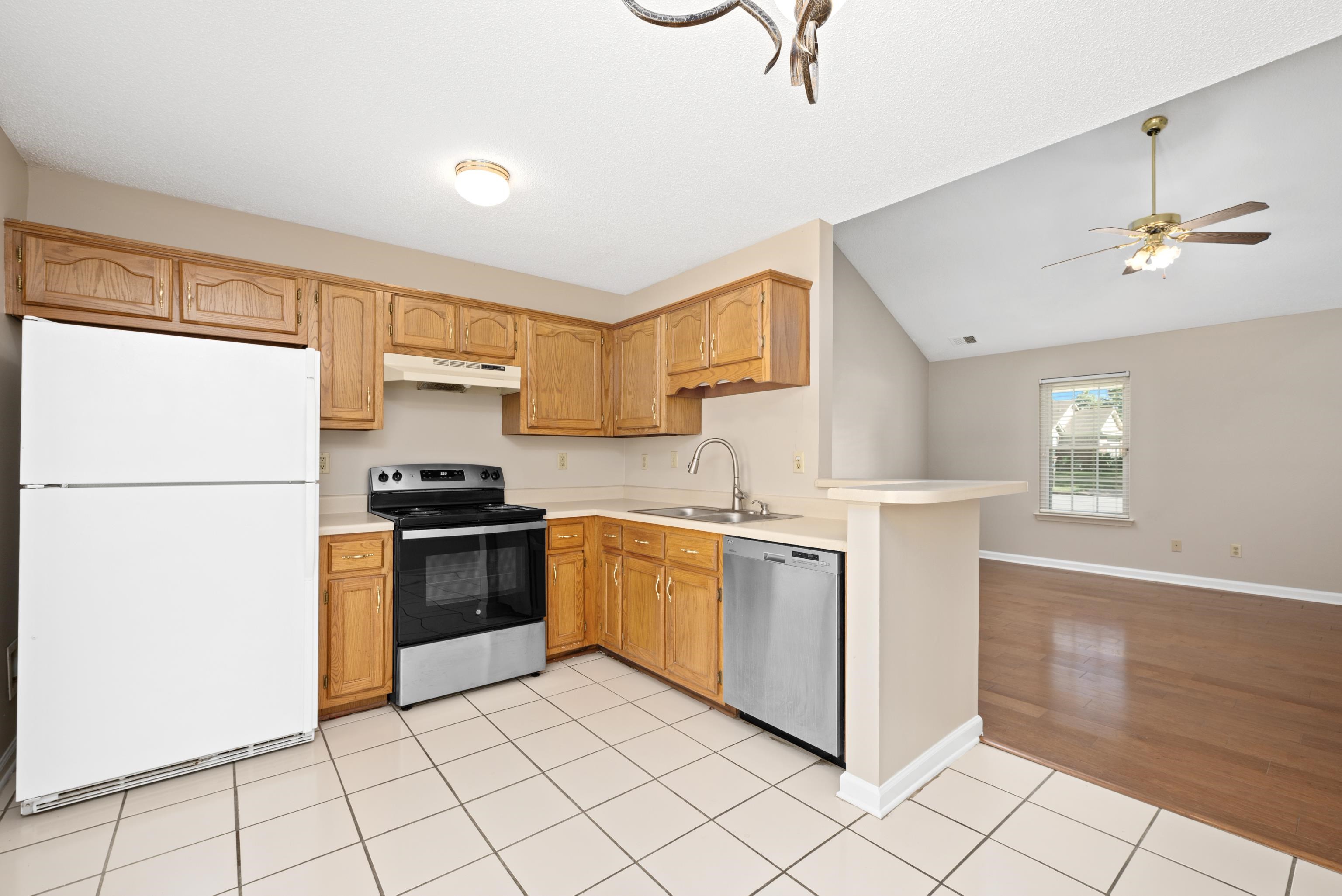 7430 Oakfield Dr Property Photo 10