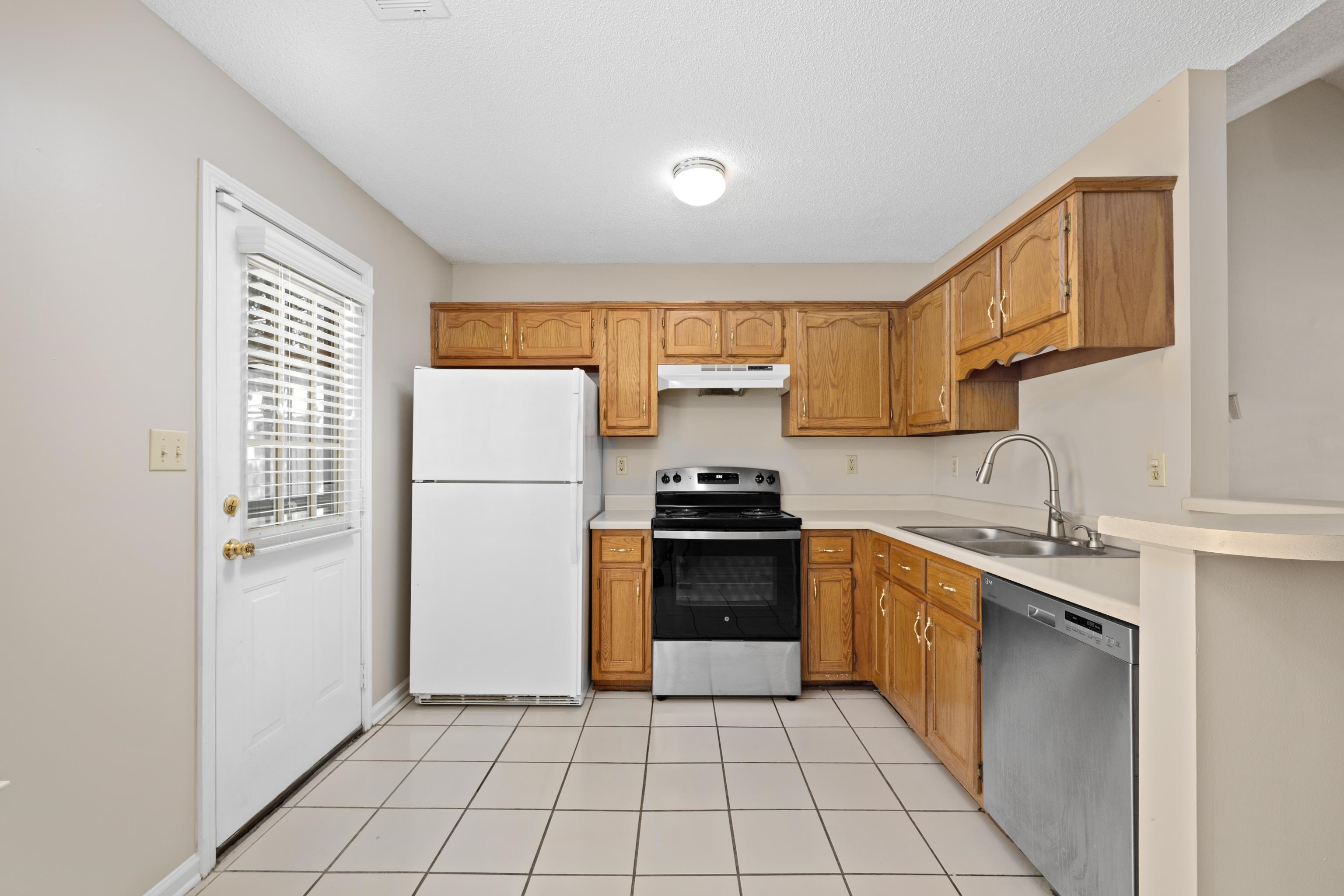 7430 Oakfield Dr Property Photo 11
