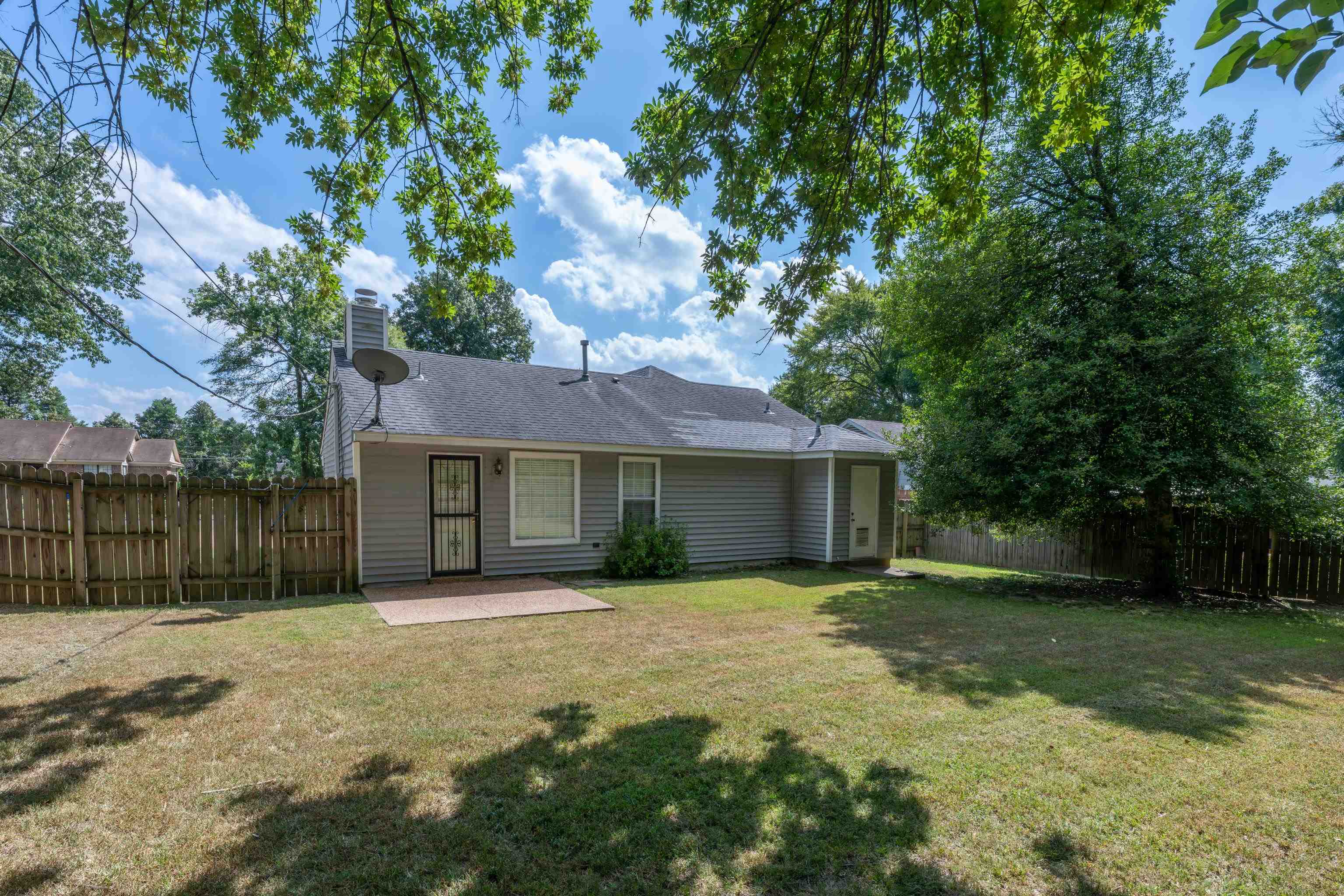 7430 Oakfield Dr Property Photo 28