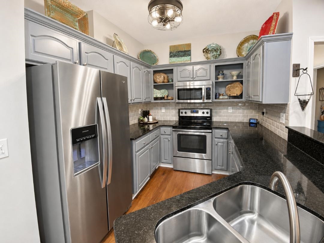 200 Vantage Pt Property Photo 11