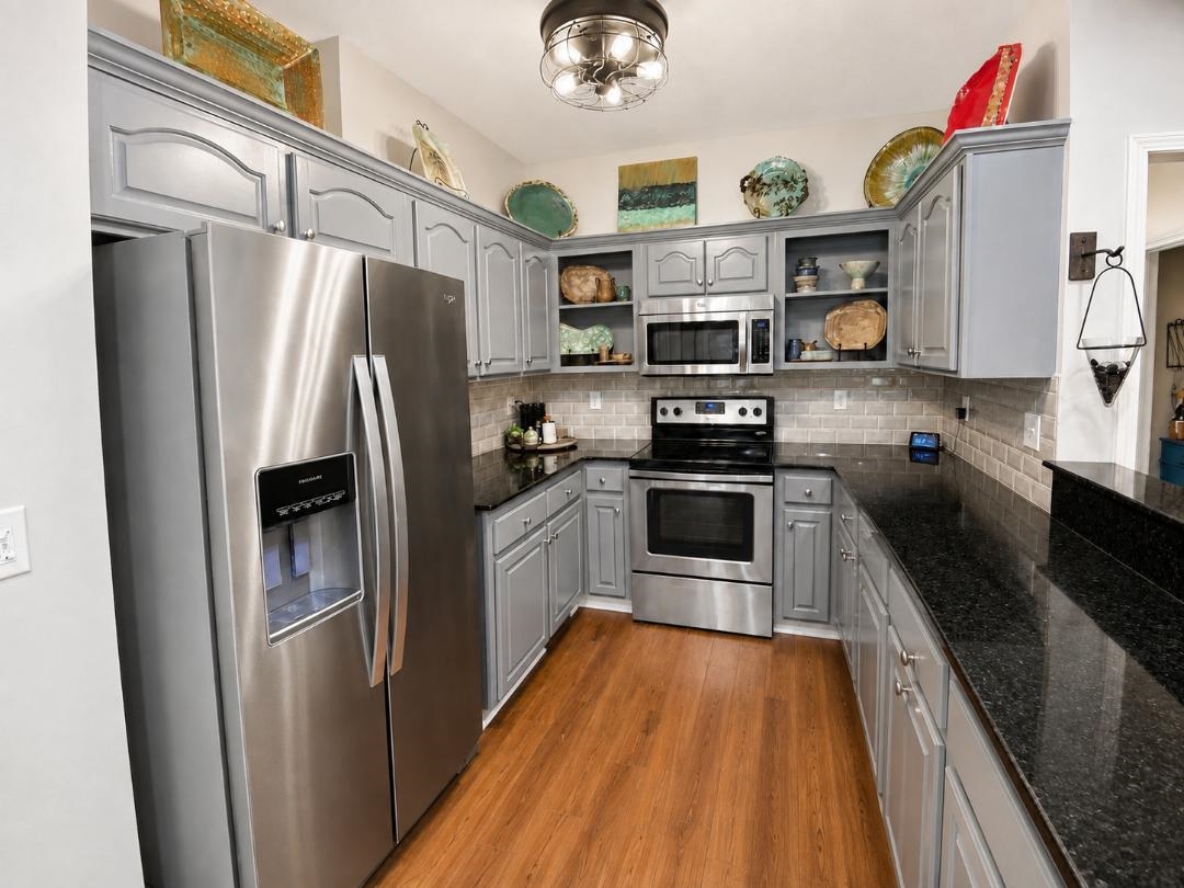 200 Vantage Pt Property Photo 13