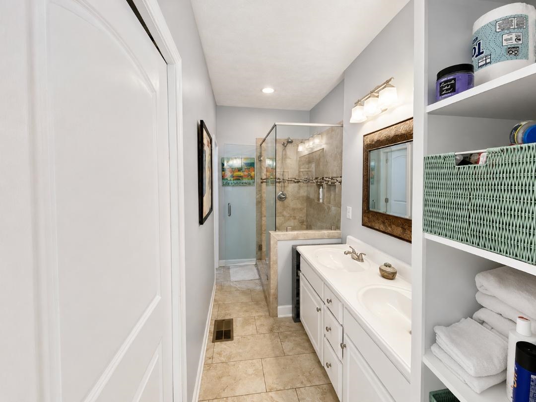 200 Vantage Pt Property Photo 18