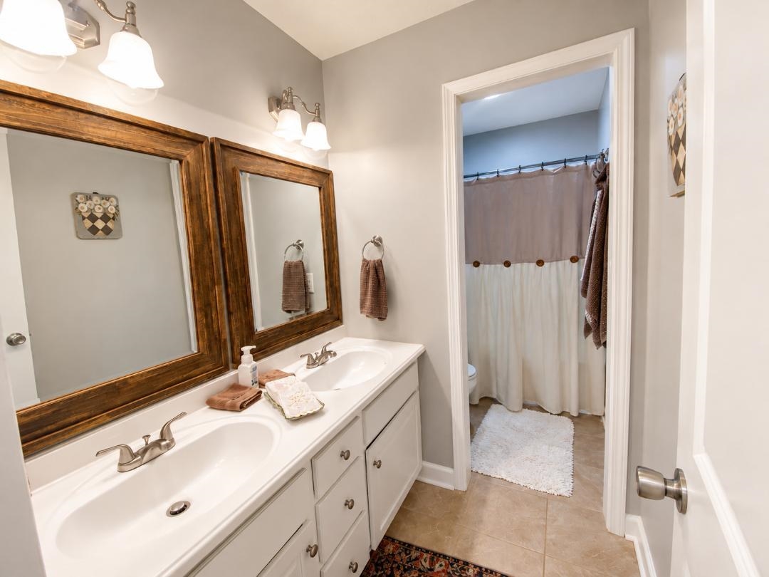 200 Vantage Pt Property Photo 24