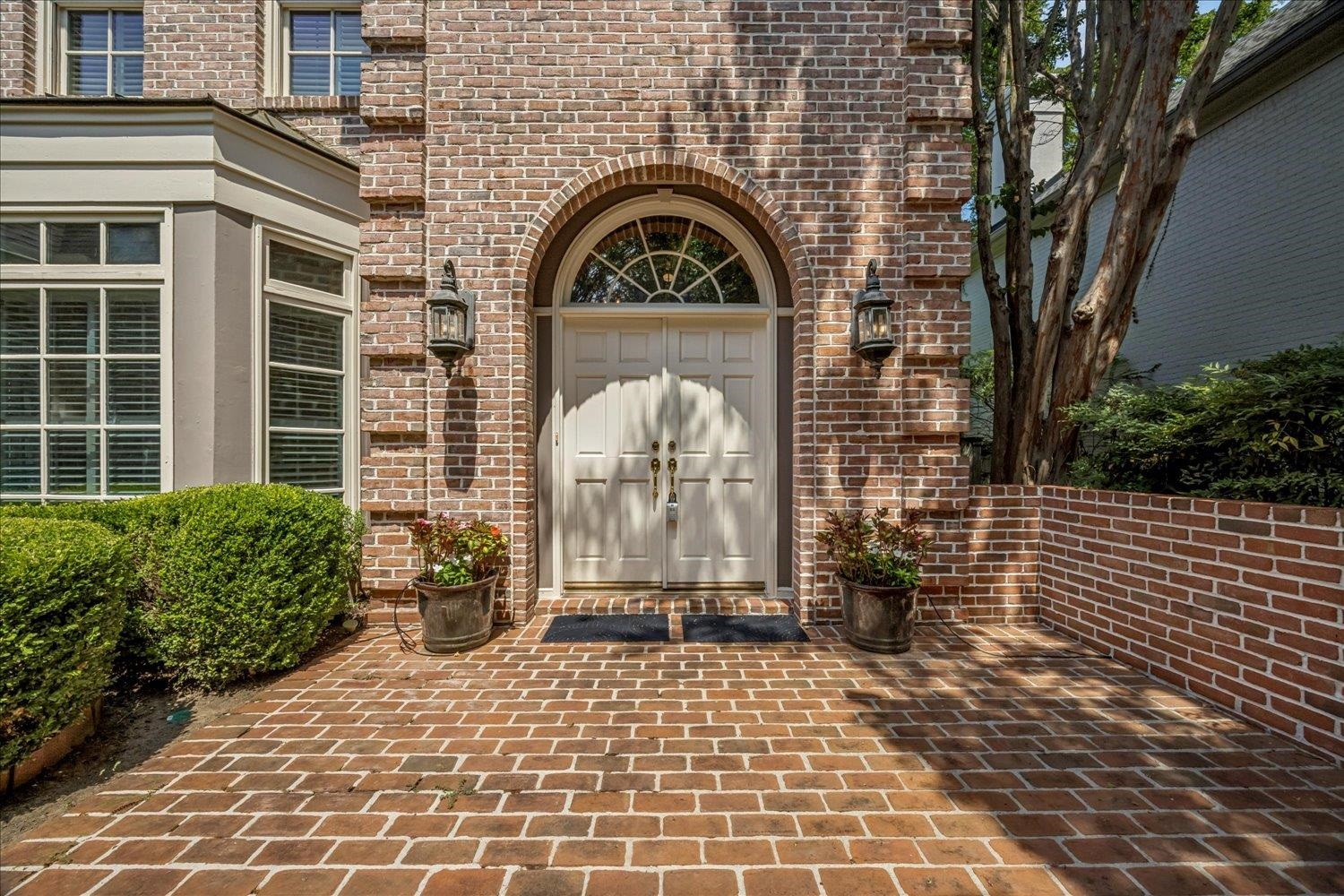 5576 Bayberry Cv Property Photo 3