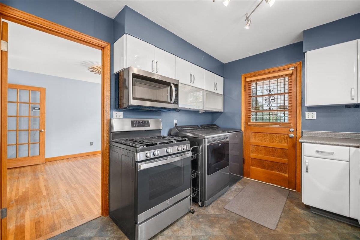 536 Alexander St Property Photo 13