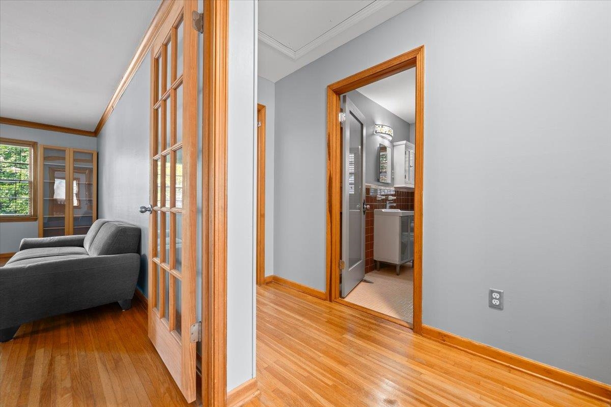 536 Alexander St Property Photo 16
