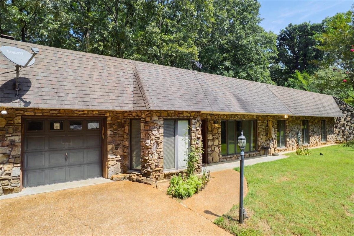 2445 Pittman Rd Property Photo 1