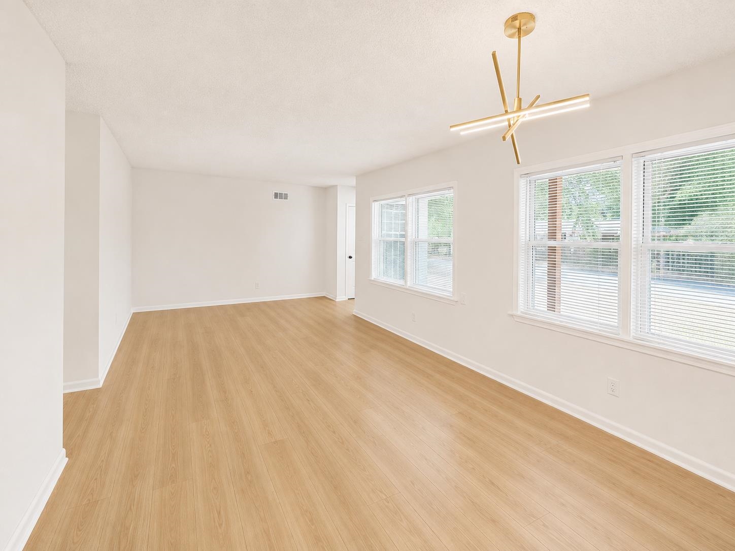 3639 Brompton Dr Property Photo 6