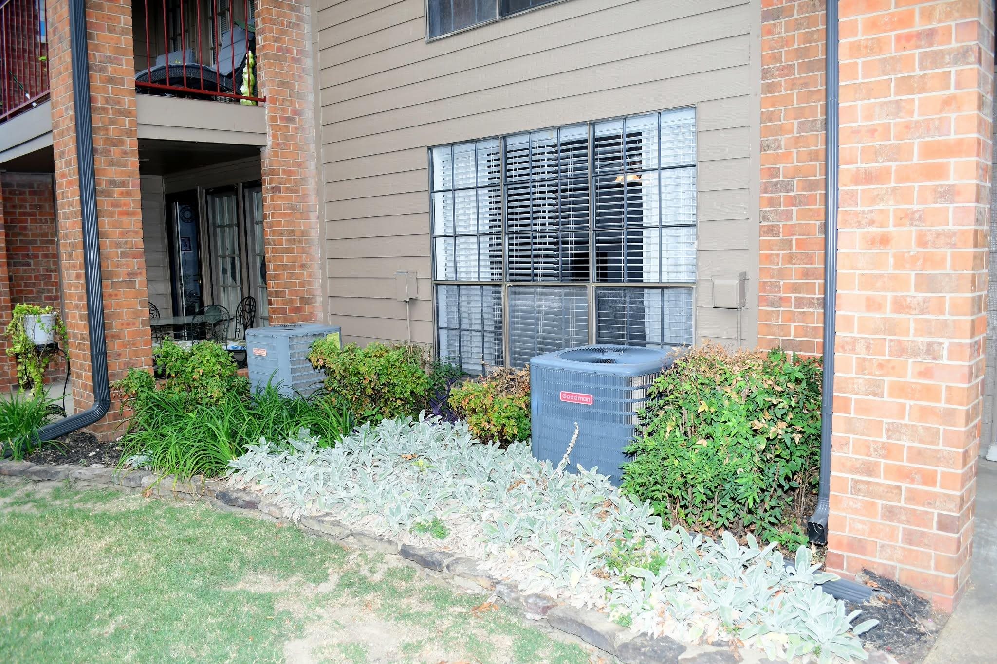 6646 Pondside Cir 1 Property Photo 12