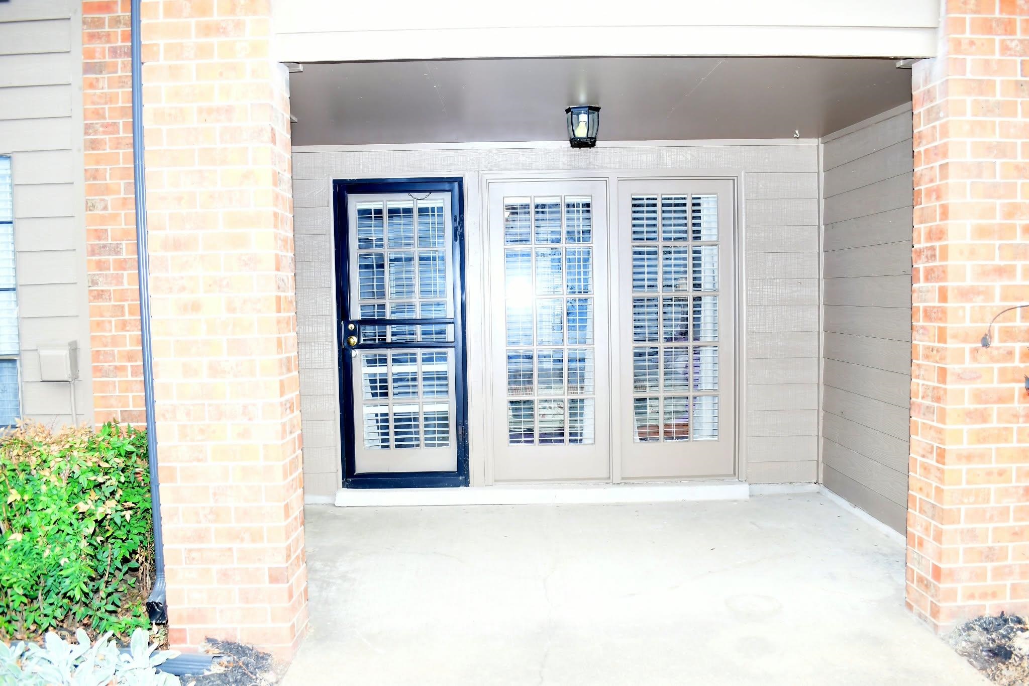 6646 Pondside Cir 1 Property Photo 13