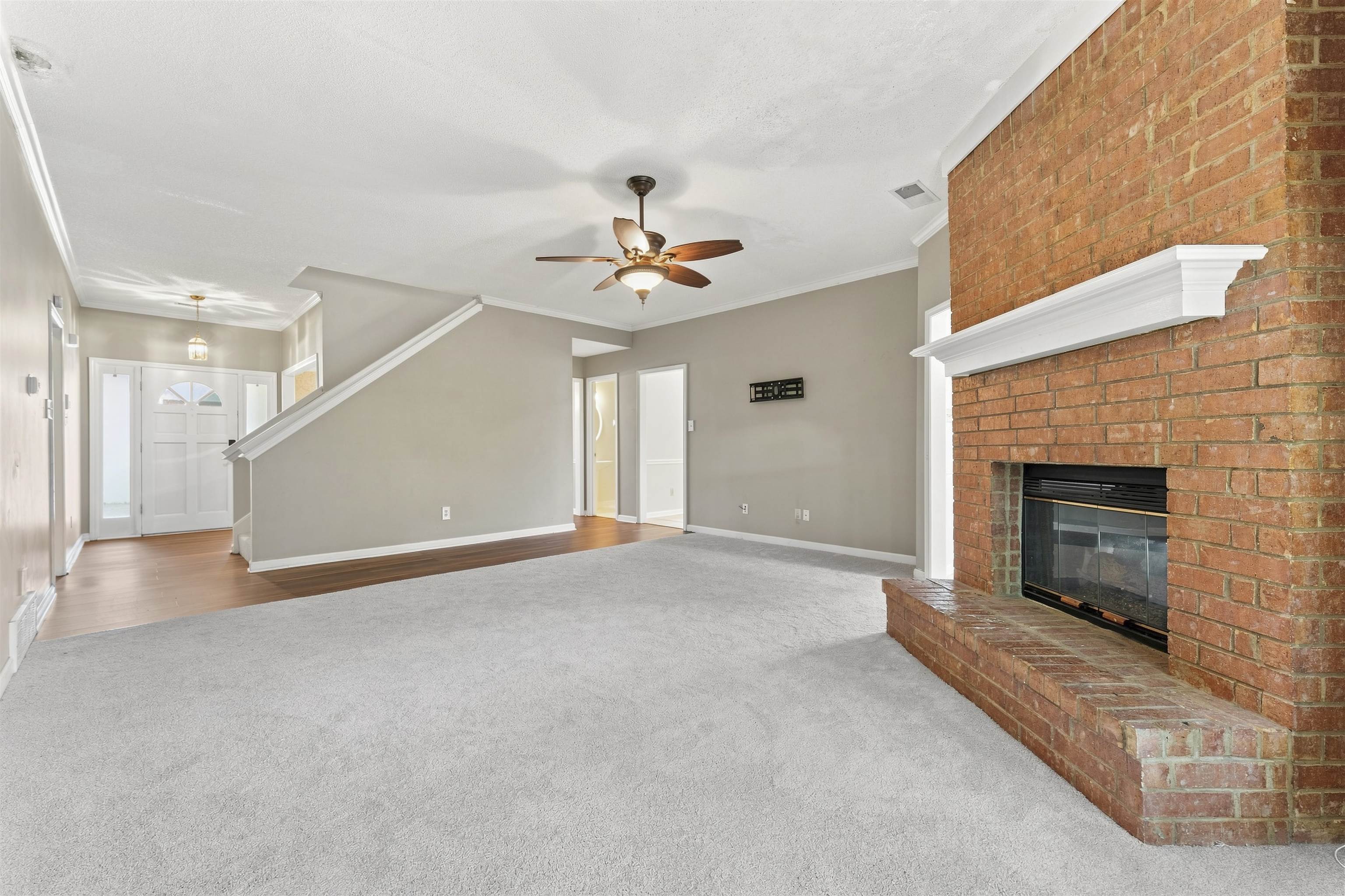 857 Paradise Dr Property Photo 5