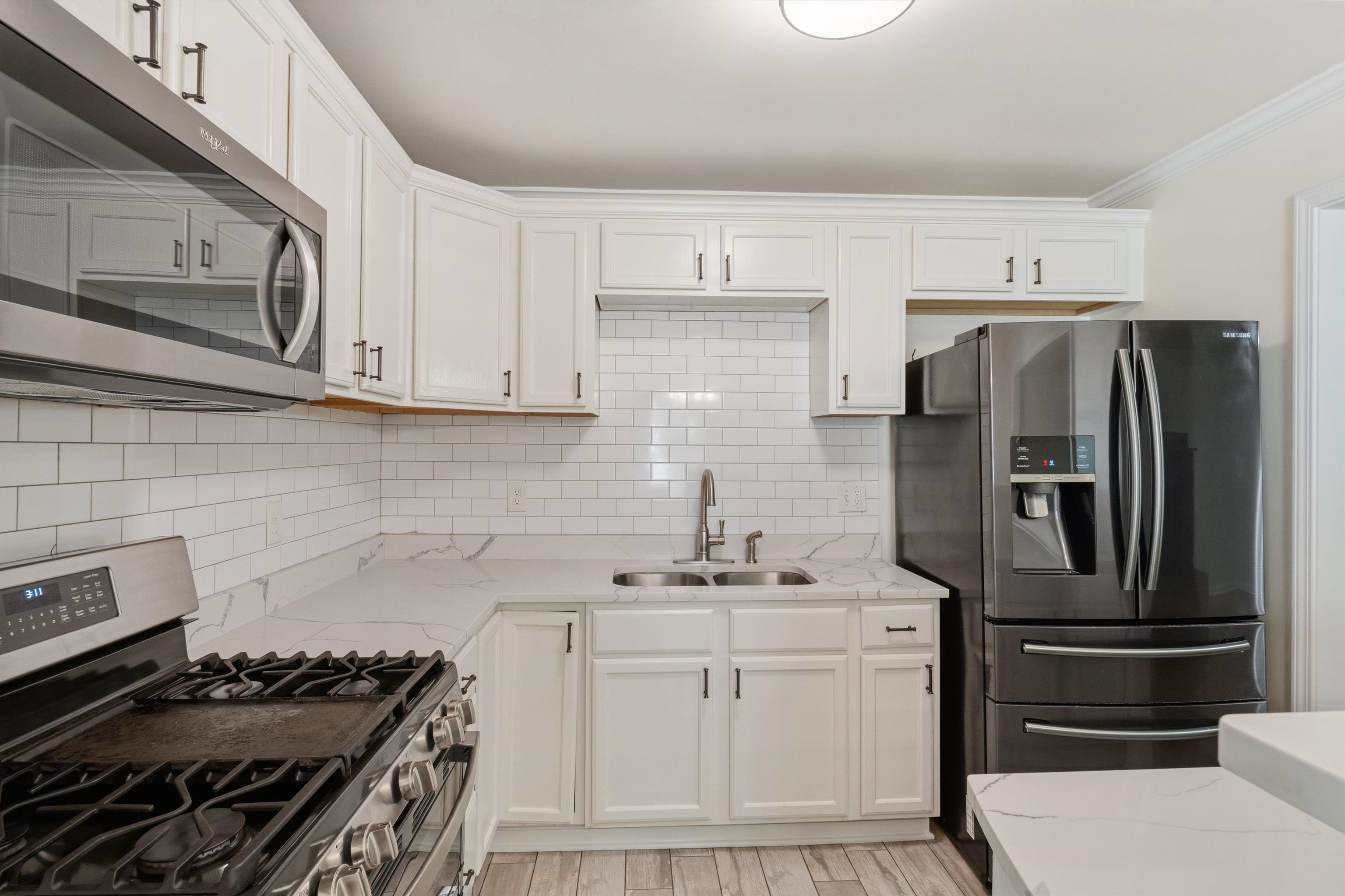 1305 Gherald St Property Photo 7