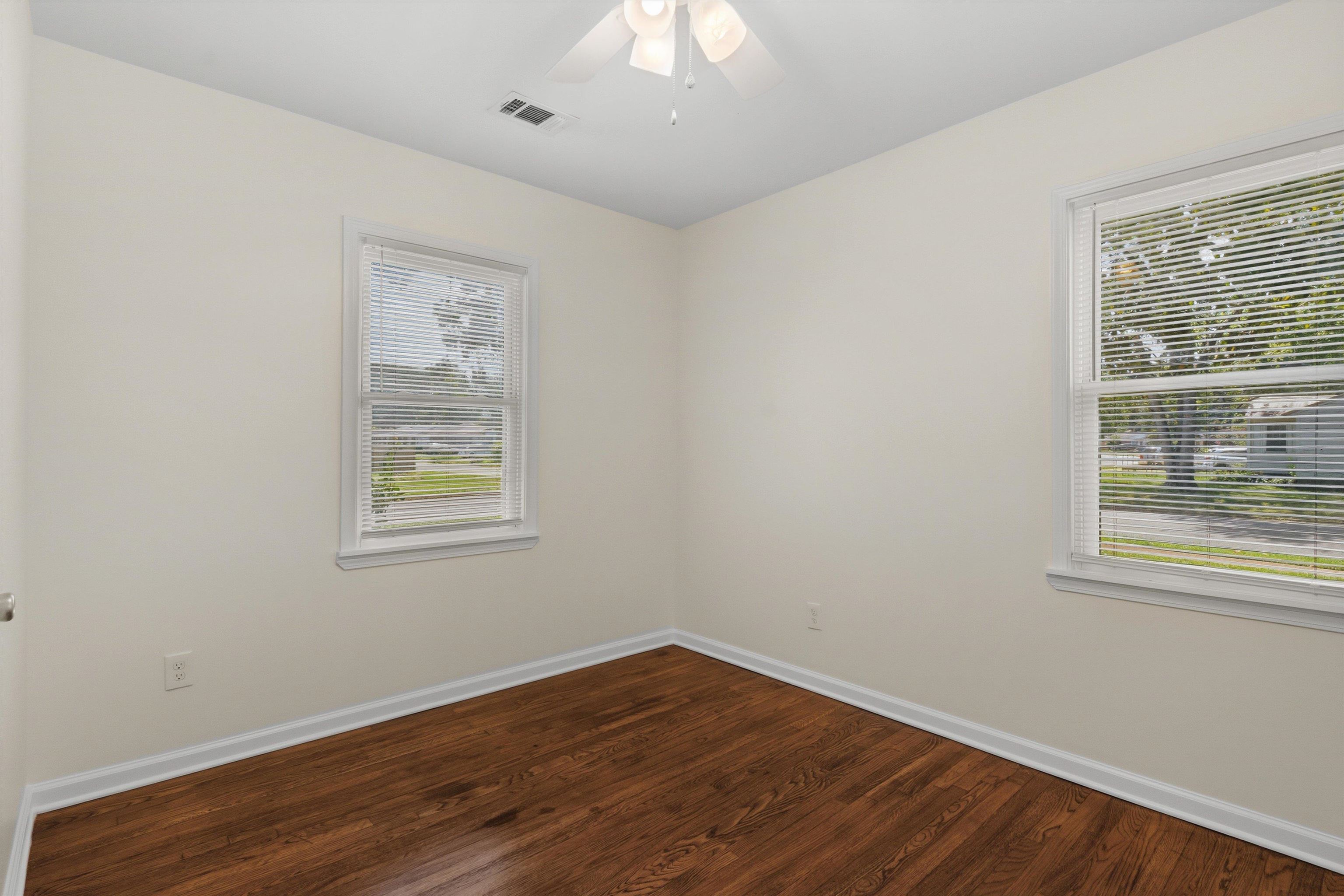 1305 Gherald St Property Photo 16